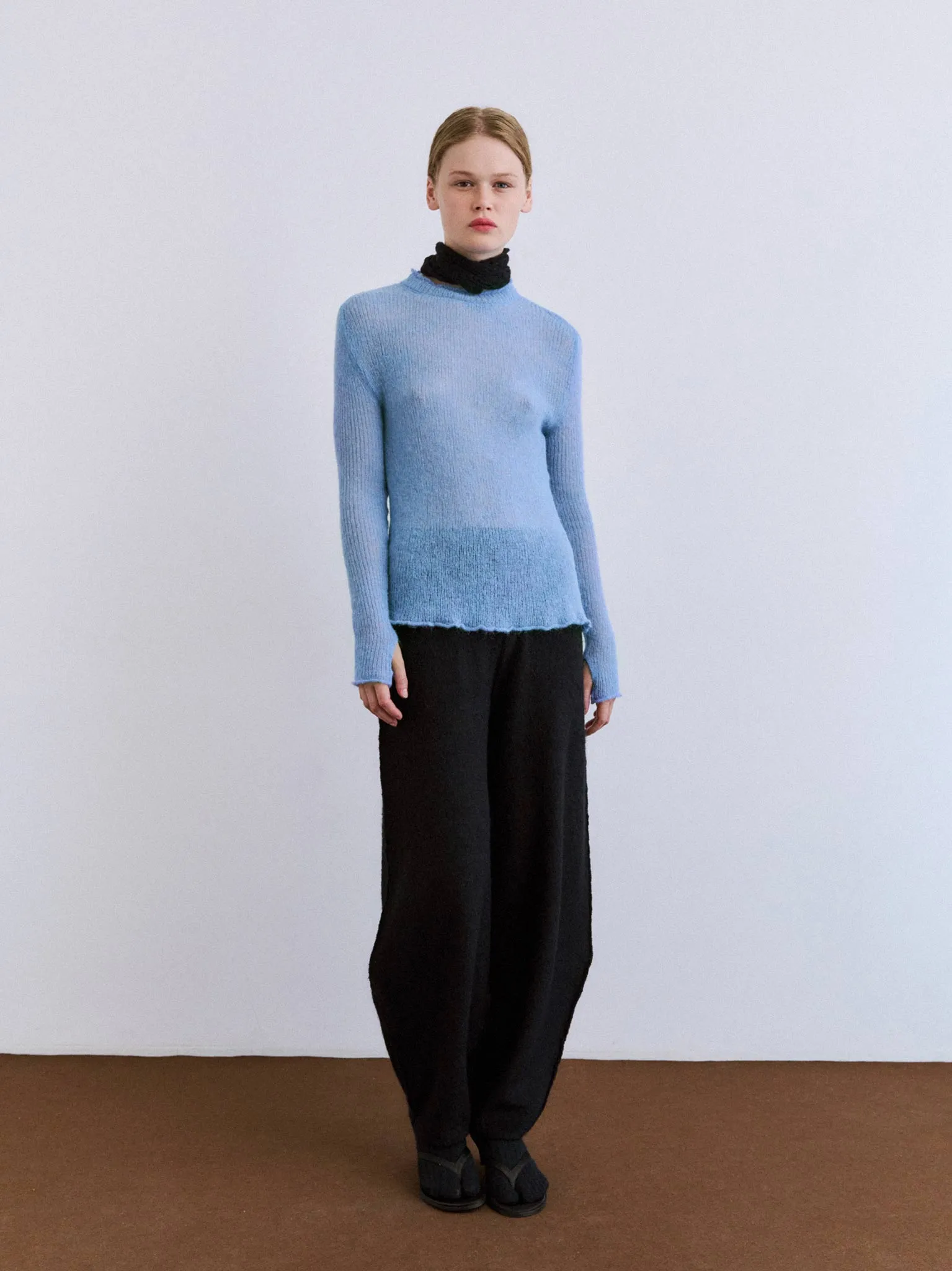 Shunkan pants sold by RUS