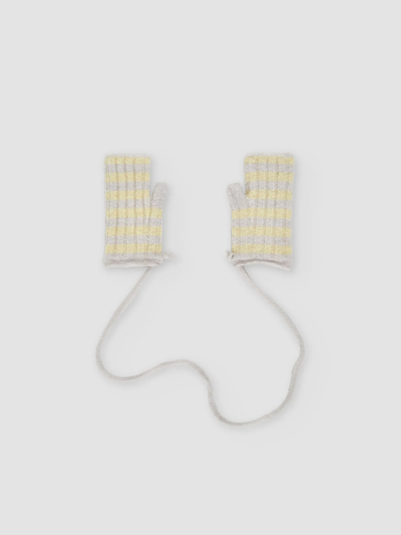 Hanei mittens sold by RUS