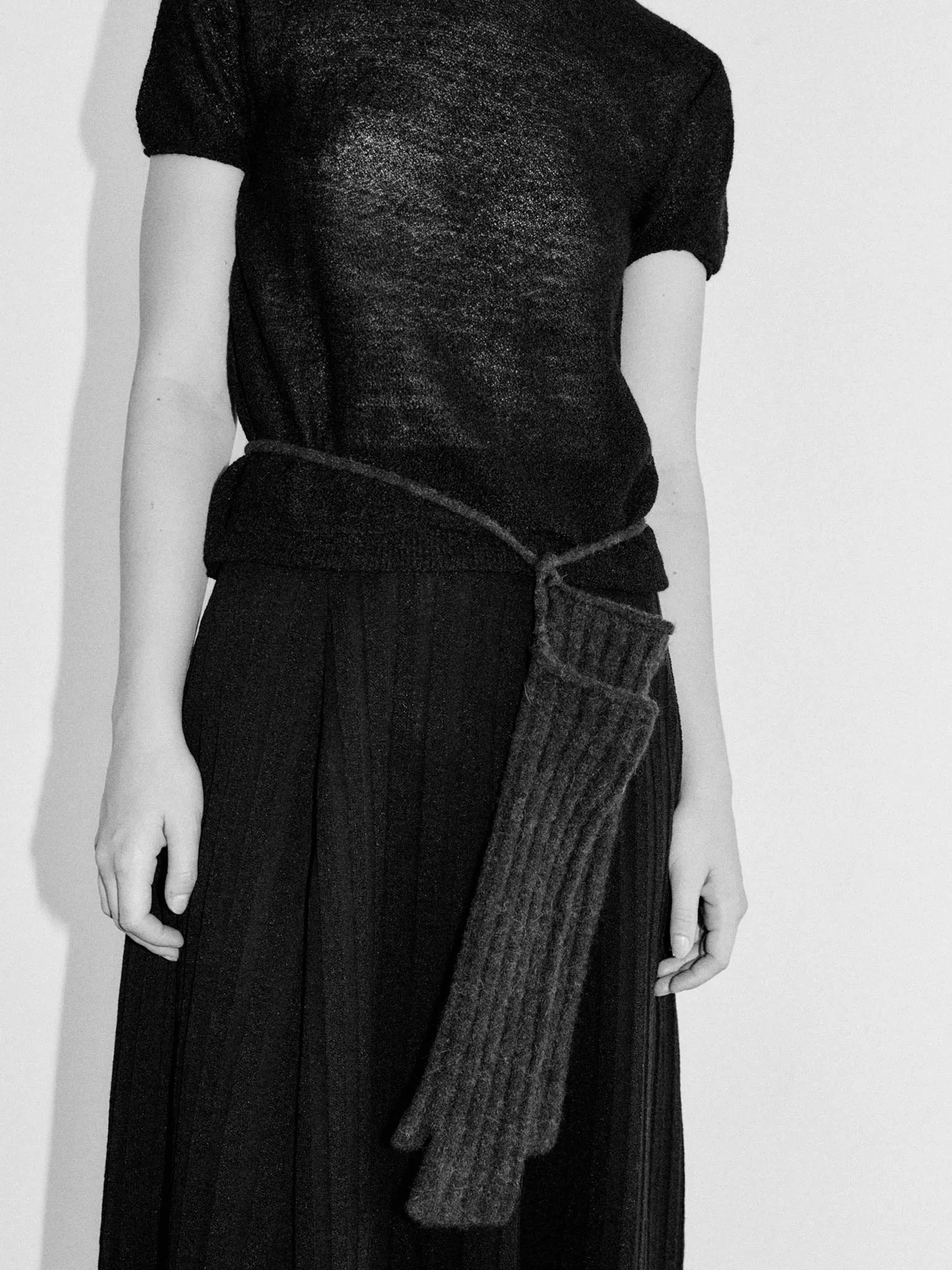 Mijikai mittens sold by RUS