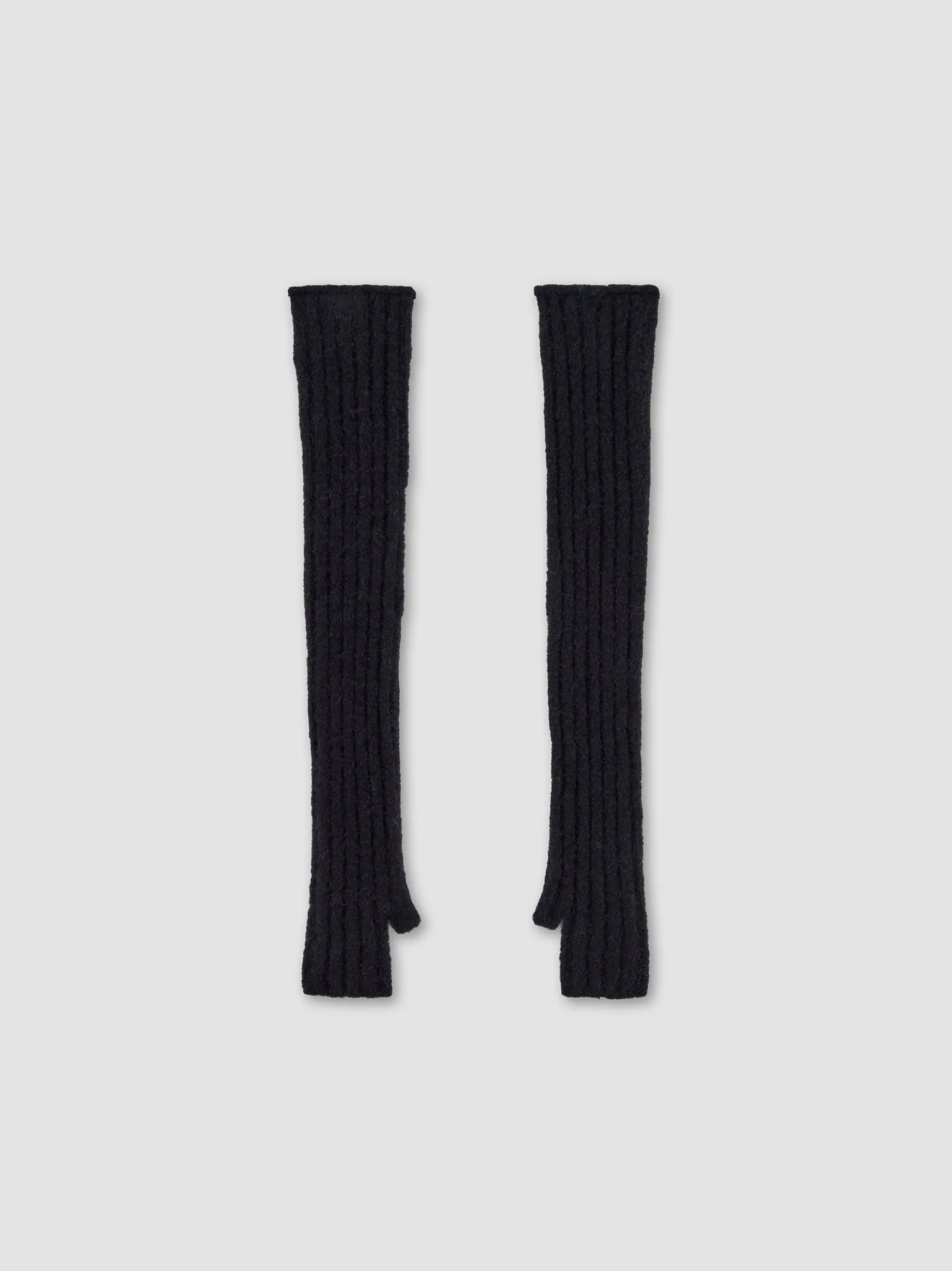 Takai mittens sold by RUS