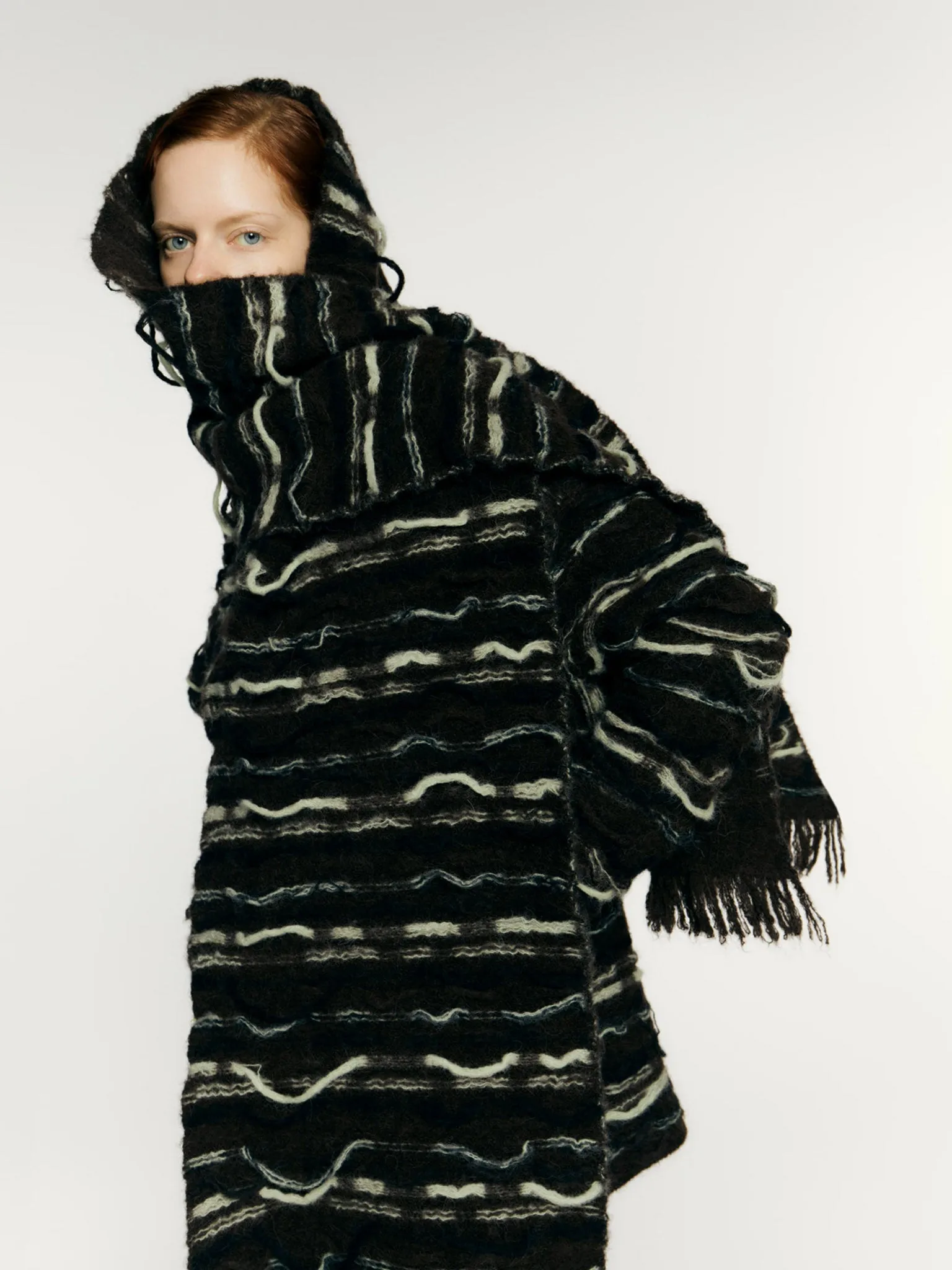 Sen scarf sold by RUS