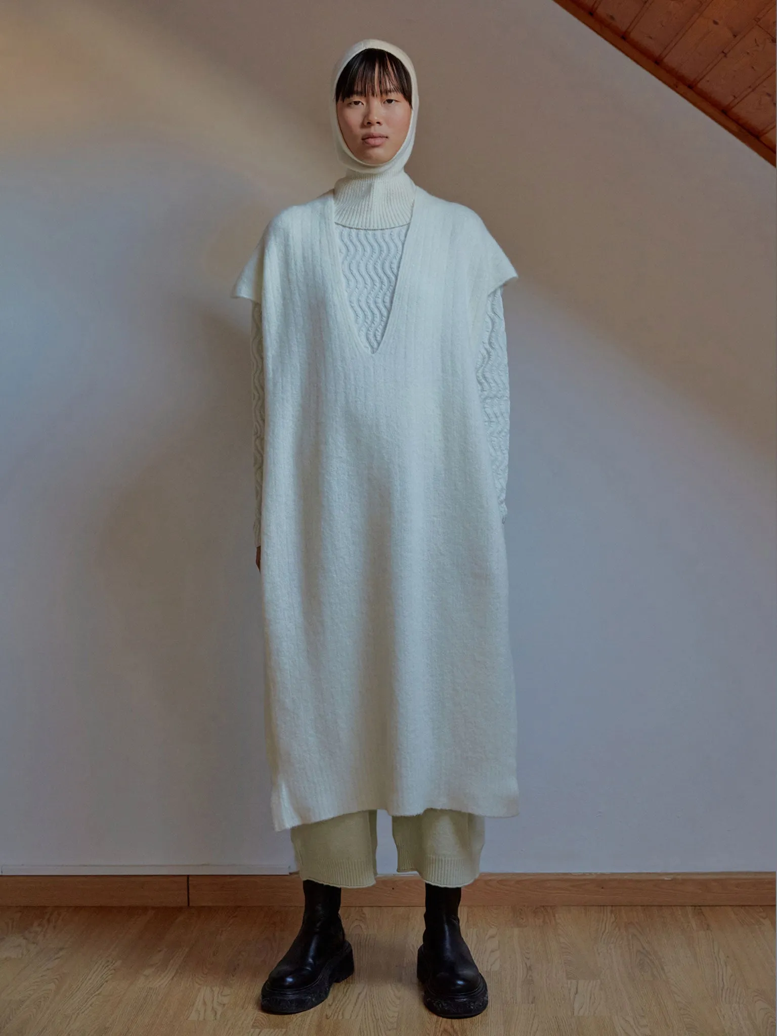 Onesan vest sold by RUS product image thumbnail 5