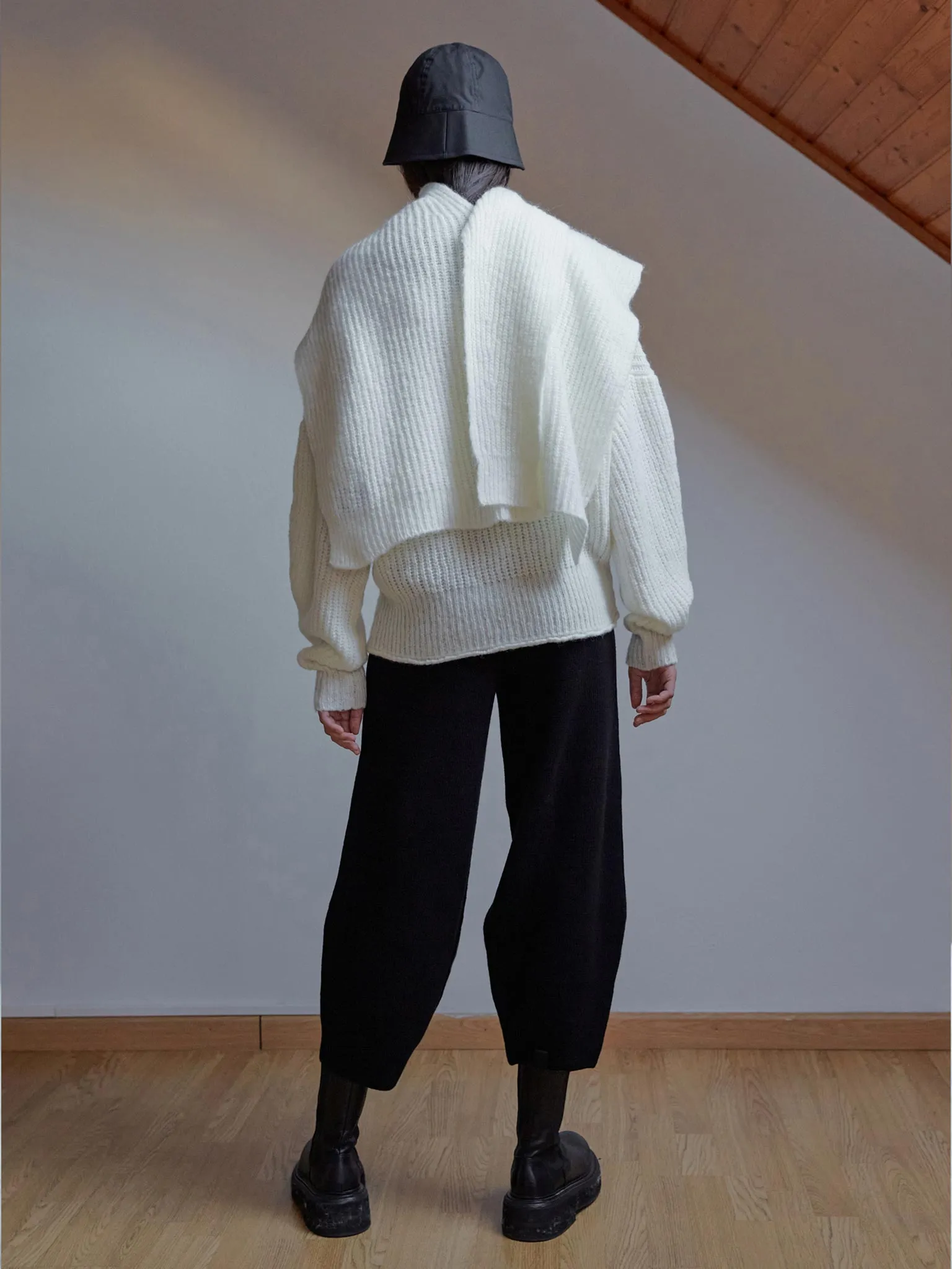 Wakusei sweater sold by RUS product image thumbnail 4