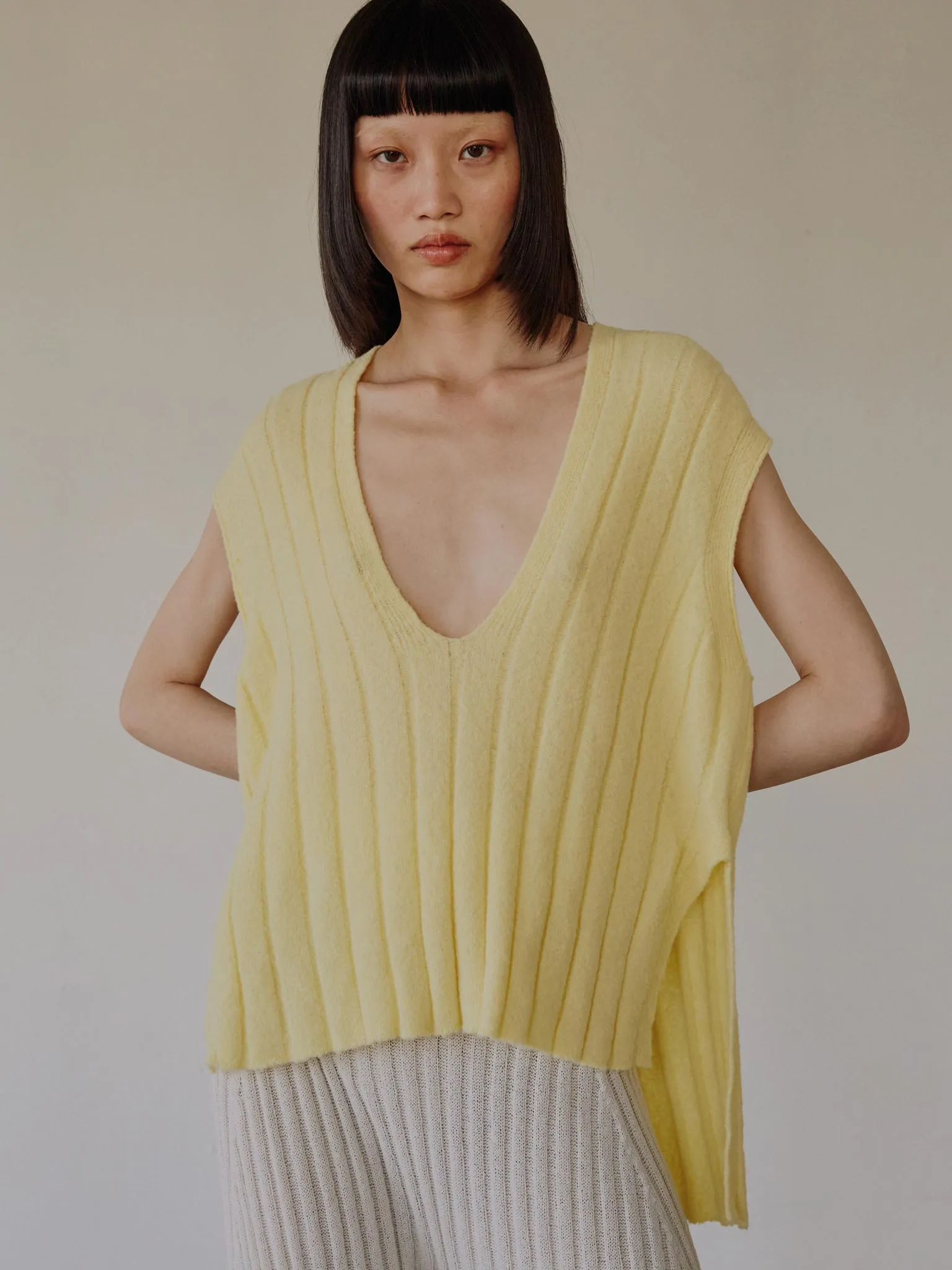 Chiisai vest sold by RUS product image thumbnail 2