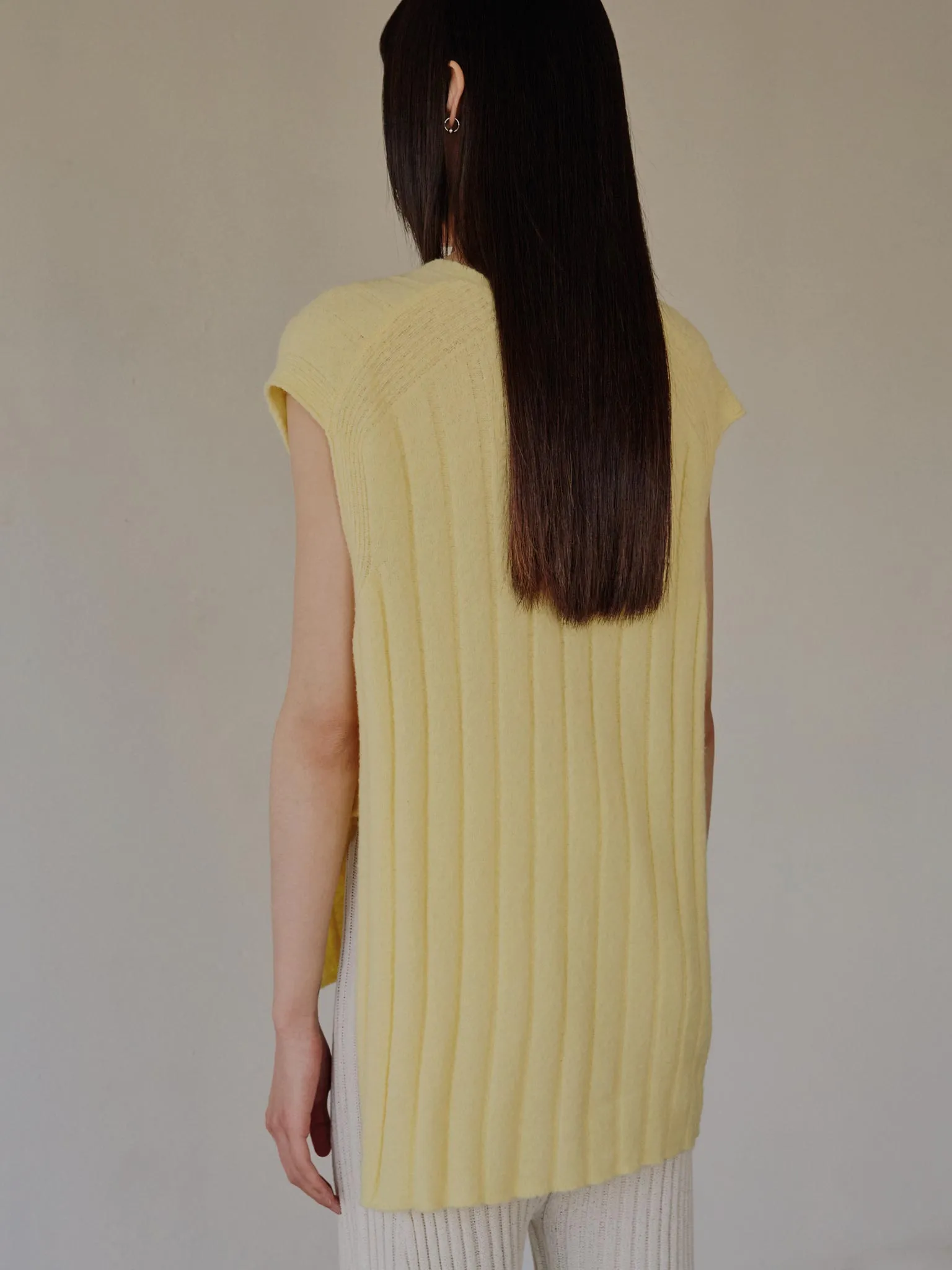 Chiisai vest sold by RUS product image thumbnail 5