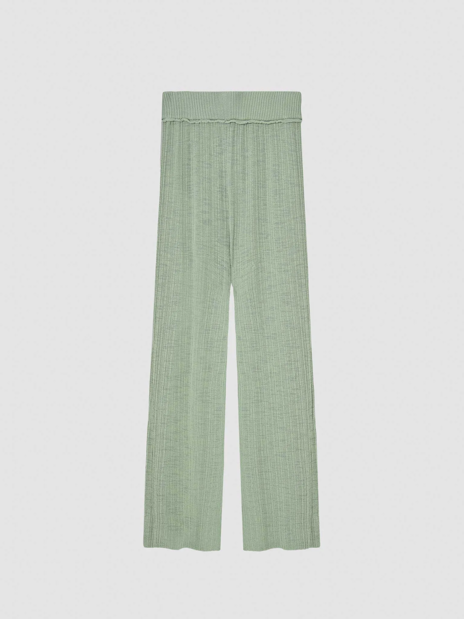 Vela pants sold by RUS