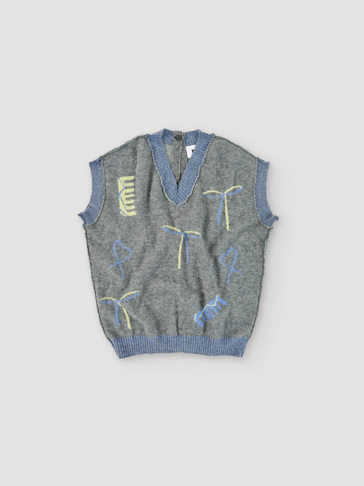 Cle vest sold by RUS