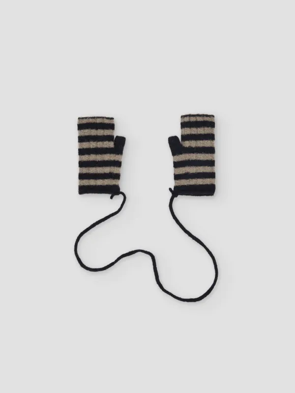 Hanei mittens made by RUS