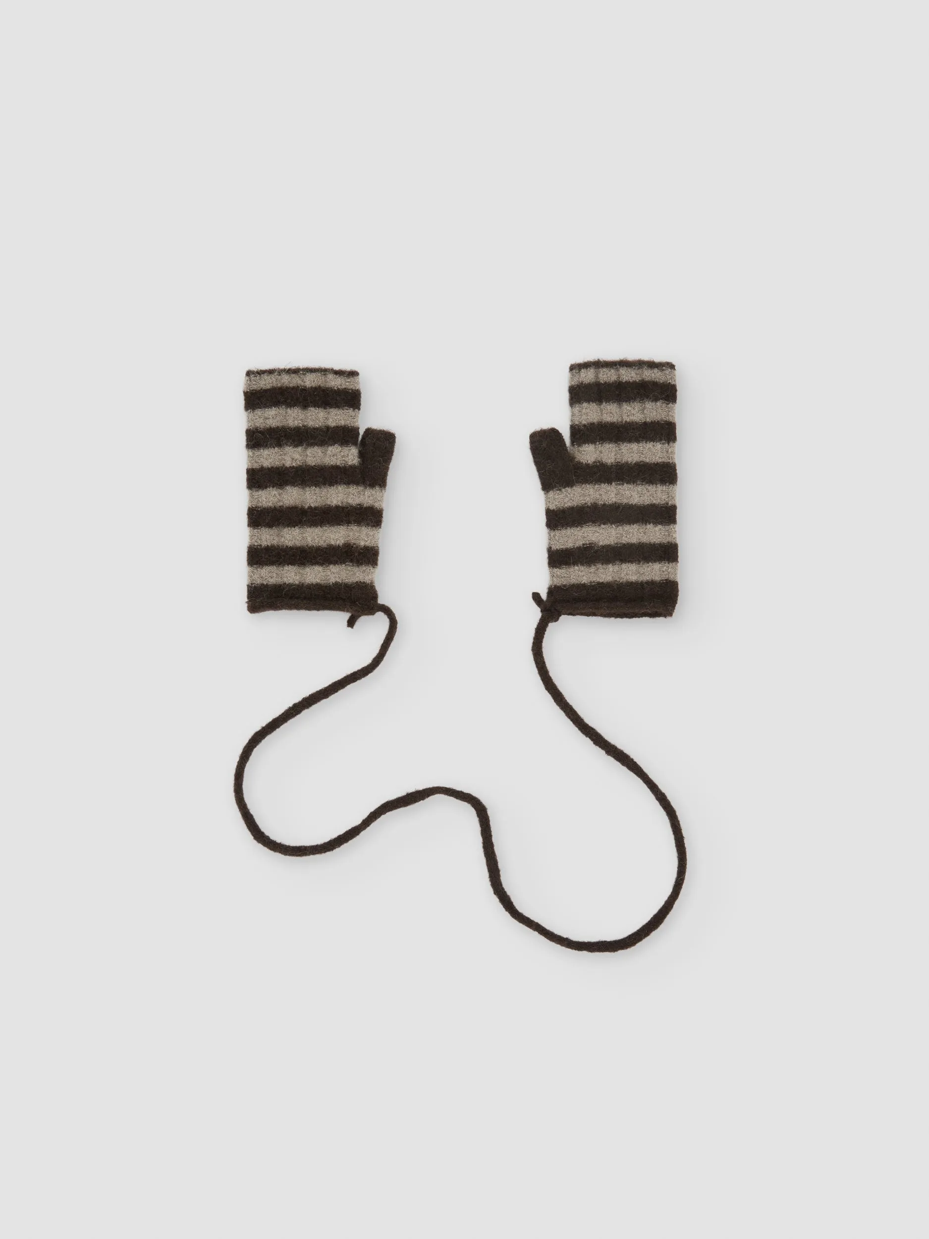 Hanei mittens sold by RUS