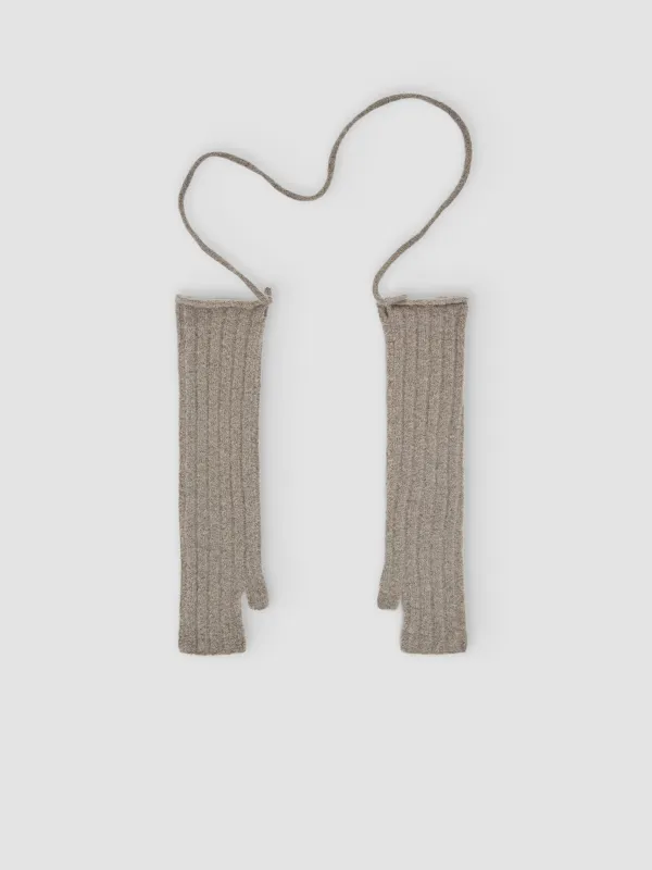 Mijikai mittens made by RUS