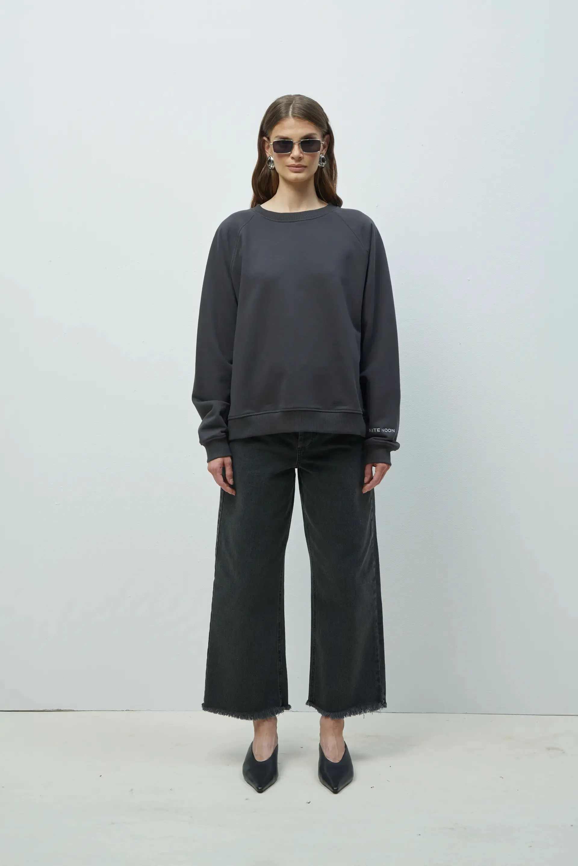 BLUZA VANCOUVER graphite sold by Nite Noon product image thumbnail 2