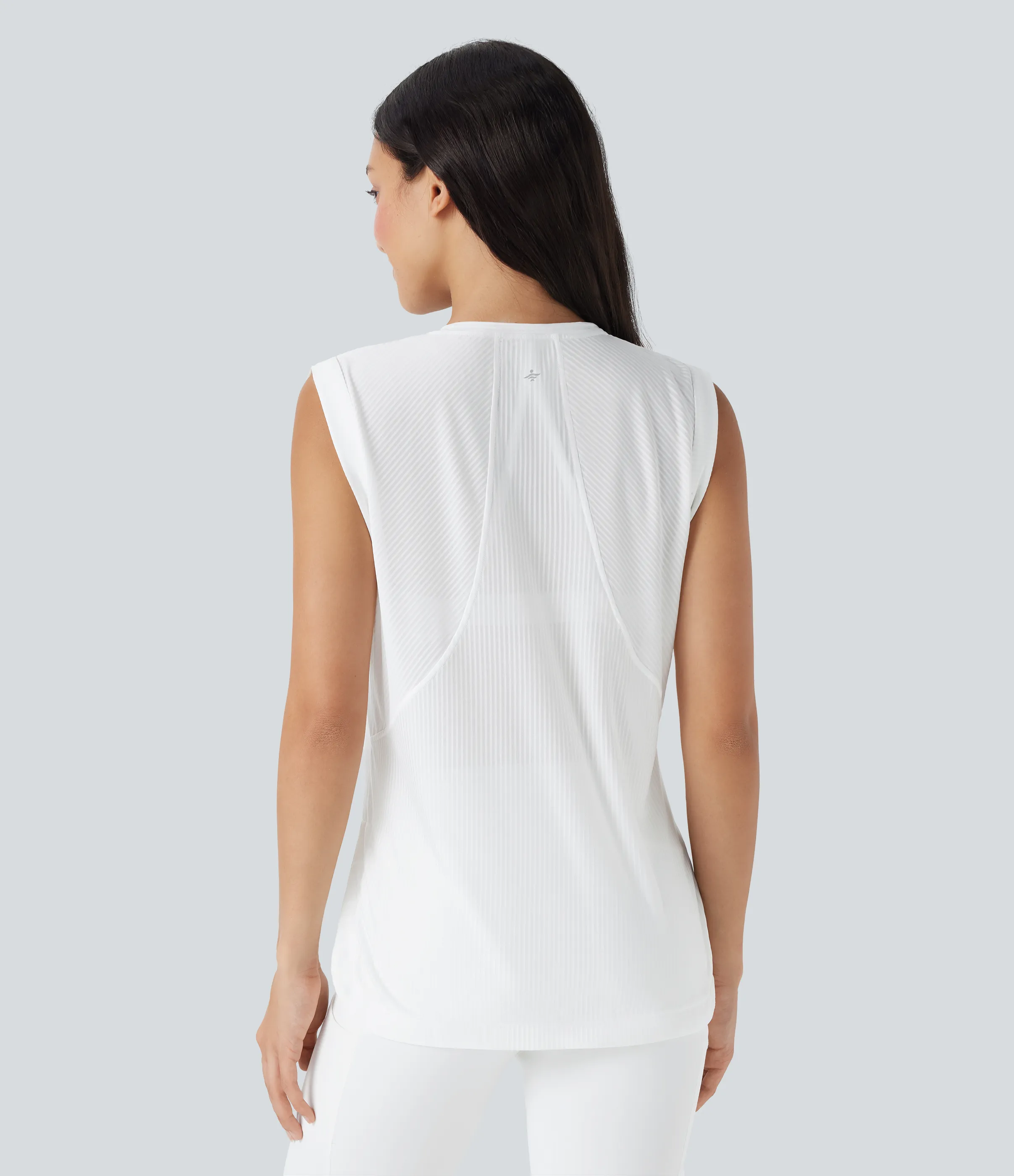 Halara Camiseta de yoga de secado rápido con cuello redondo y dobladillo curvo - White - S sold by Halara product image thumbnail 3