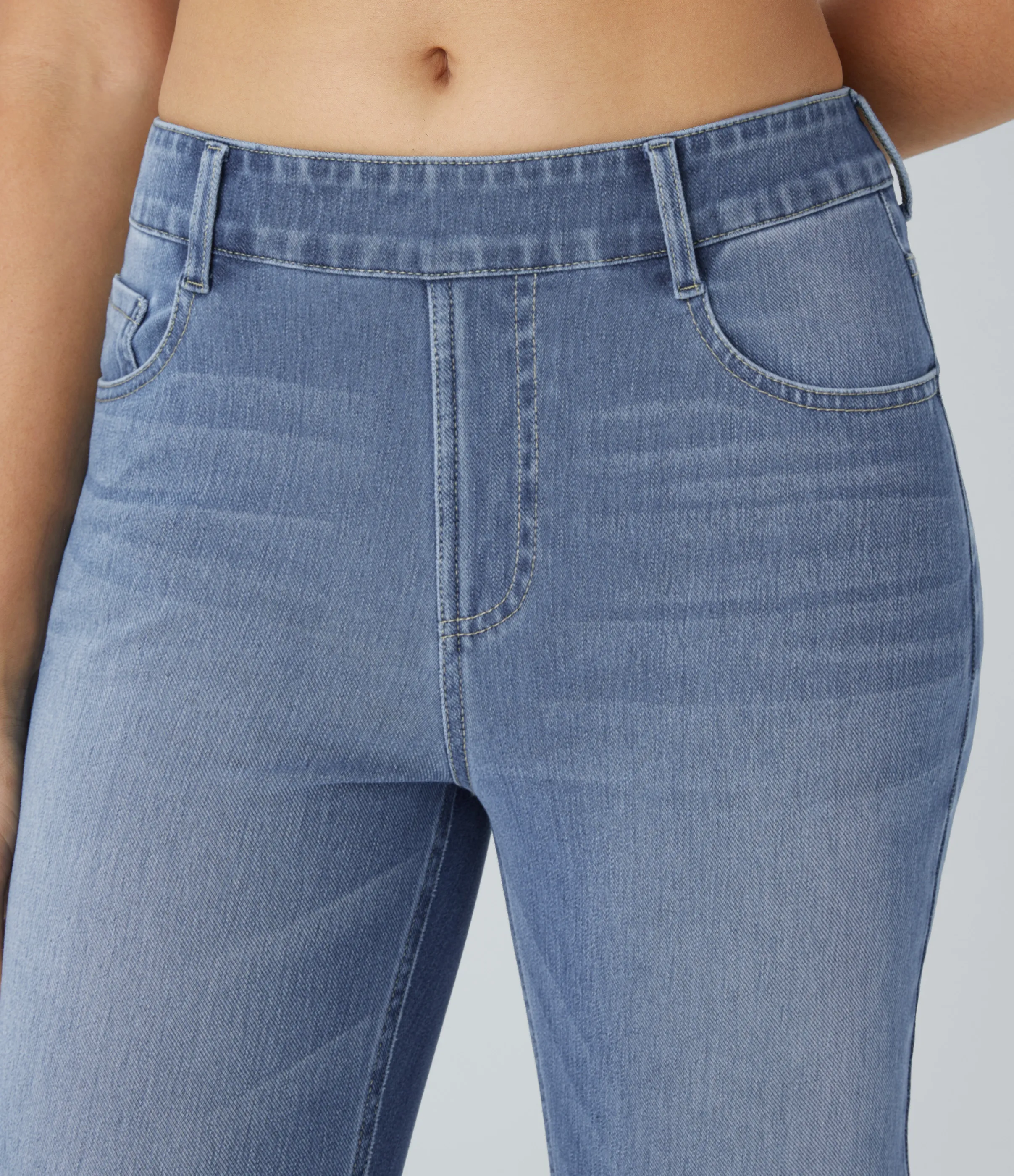 Halara Jeans Halara Flex™ Denim en corte de bota elásticos de tiro alto descoloridos con múltiples bolsillos - Blue Spruce Denim - XS(petite) sold by Halara product image thumbnail 5