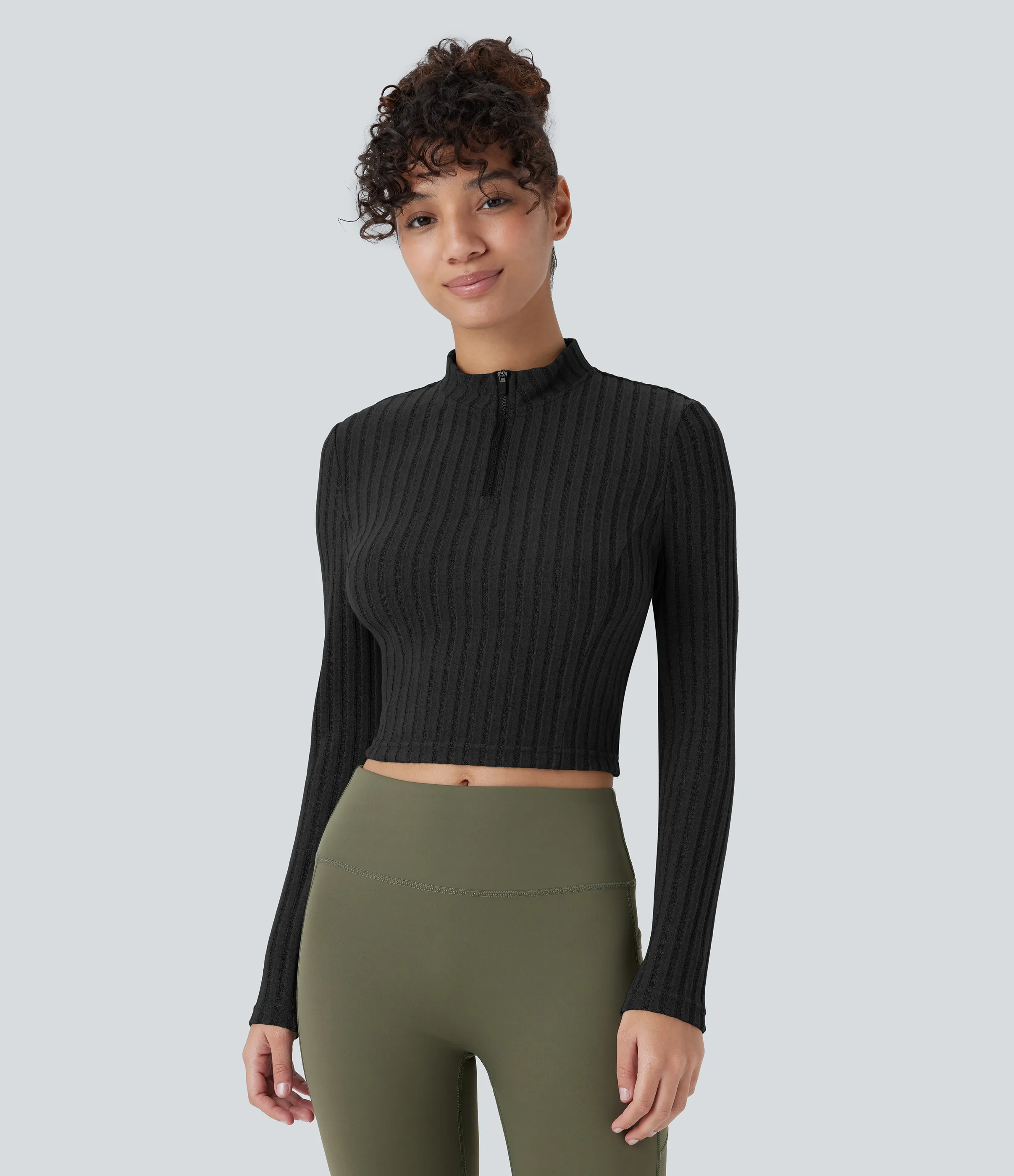 Halara Top corto manga larga cuello alto media cremallera acanalado - Black - XL sold by Halara