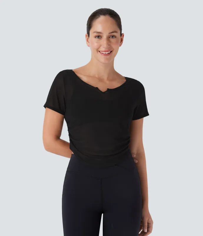 Halara Top deportivo yoga malla transparente cuello V manga corta fruncido dobladillo curvo - Black - XS sold by Halara