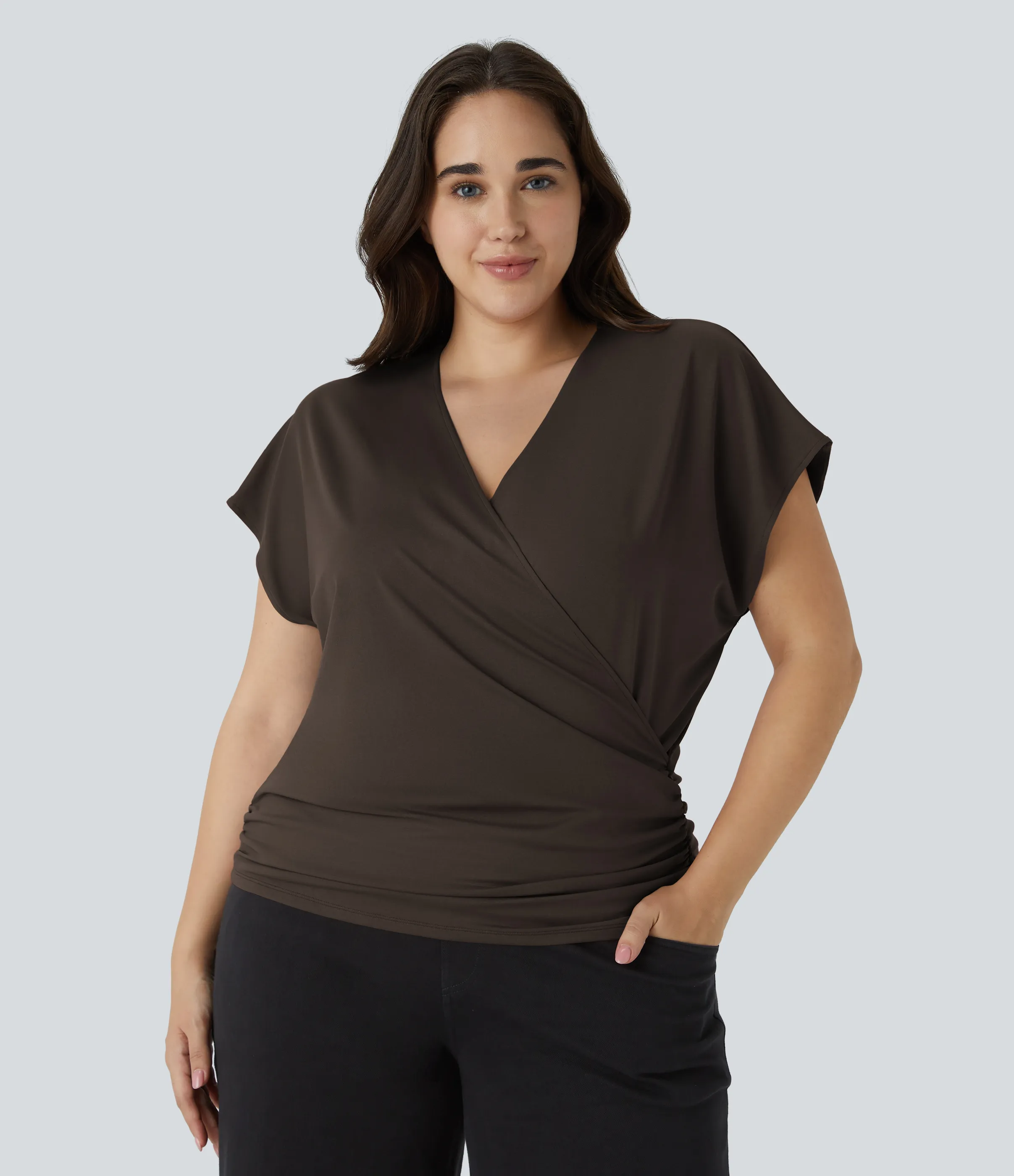 Halara Blusa oficina talla grande cuello V manga casquillo cruzada fruncida sólida - Delicioso - 1X sold by Halara product image thumbnail 4