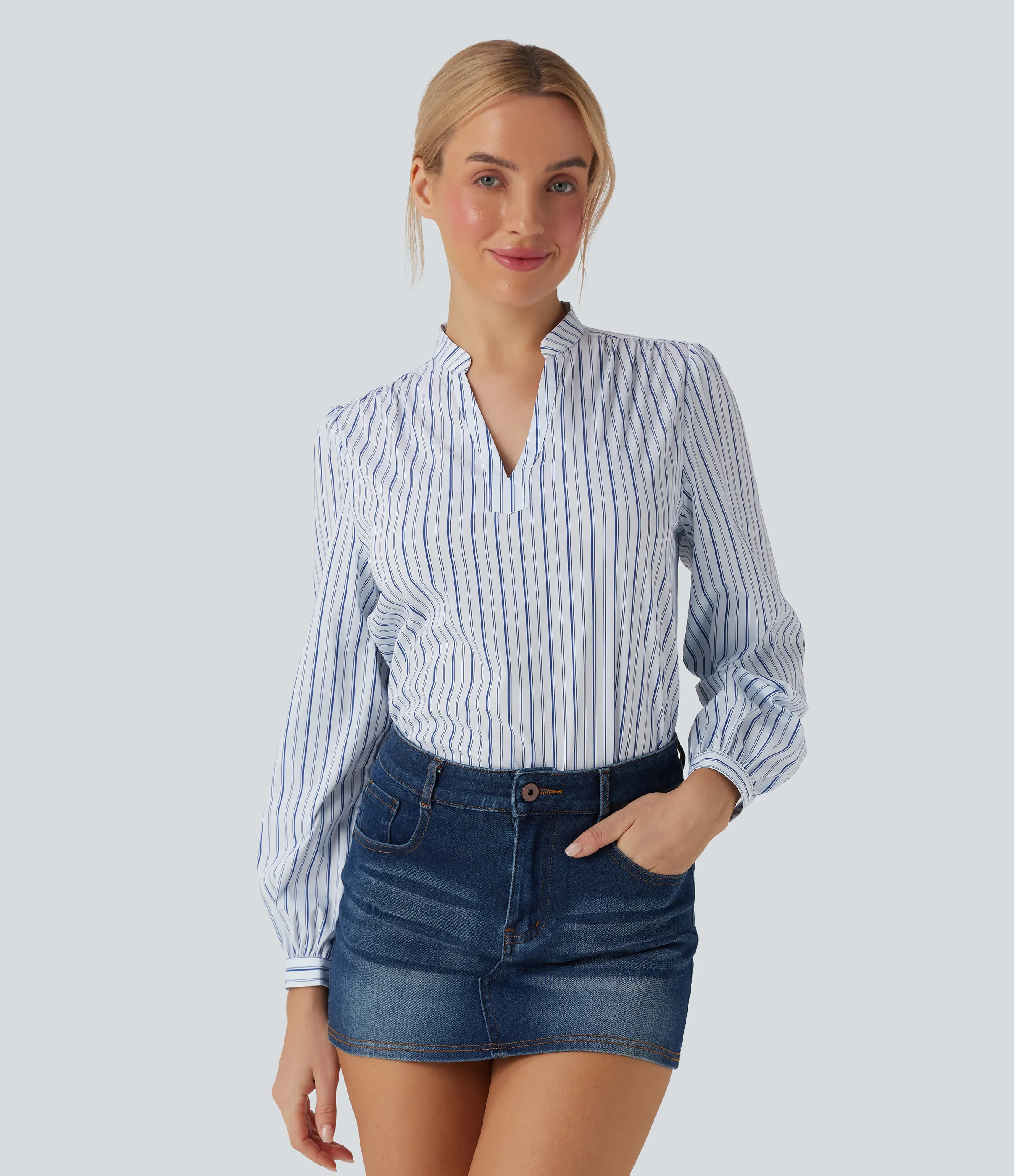 Halara Blusa casual con cuello en V con estampado a rayas y corte asimétrico - Azure White Horizontal Stripe - S sold by Halara