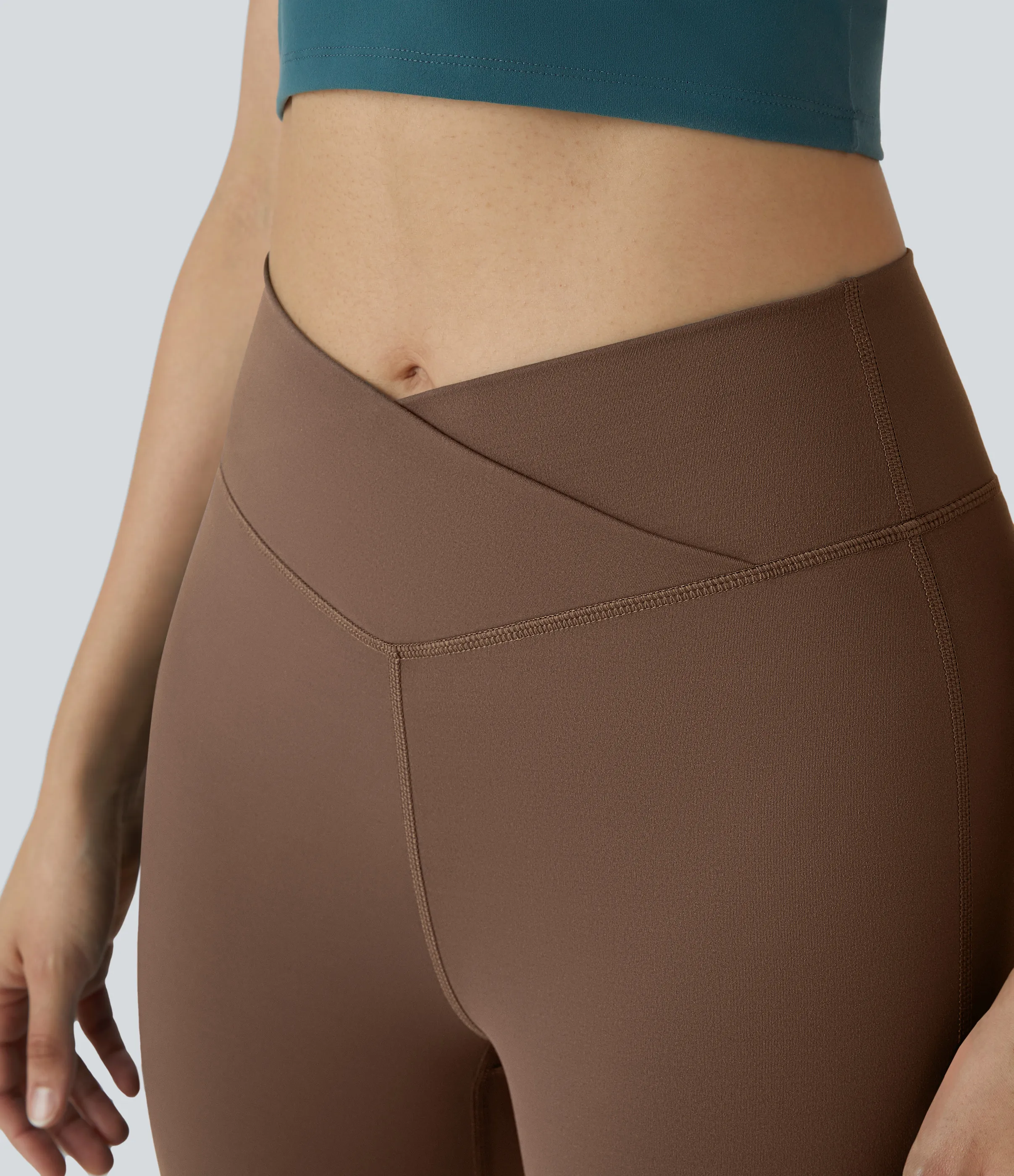 Halara Leggings yoga acampanado cruzado tiro alto - Bison - XS(regular) sold by Halara product image thumbnail 5