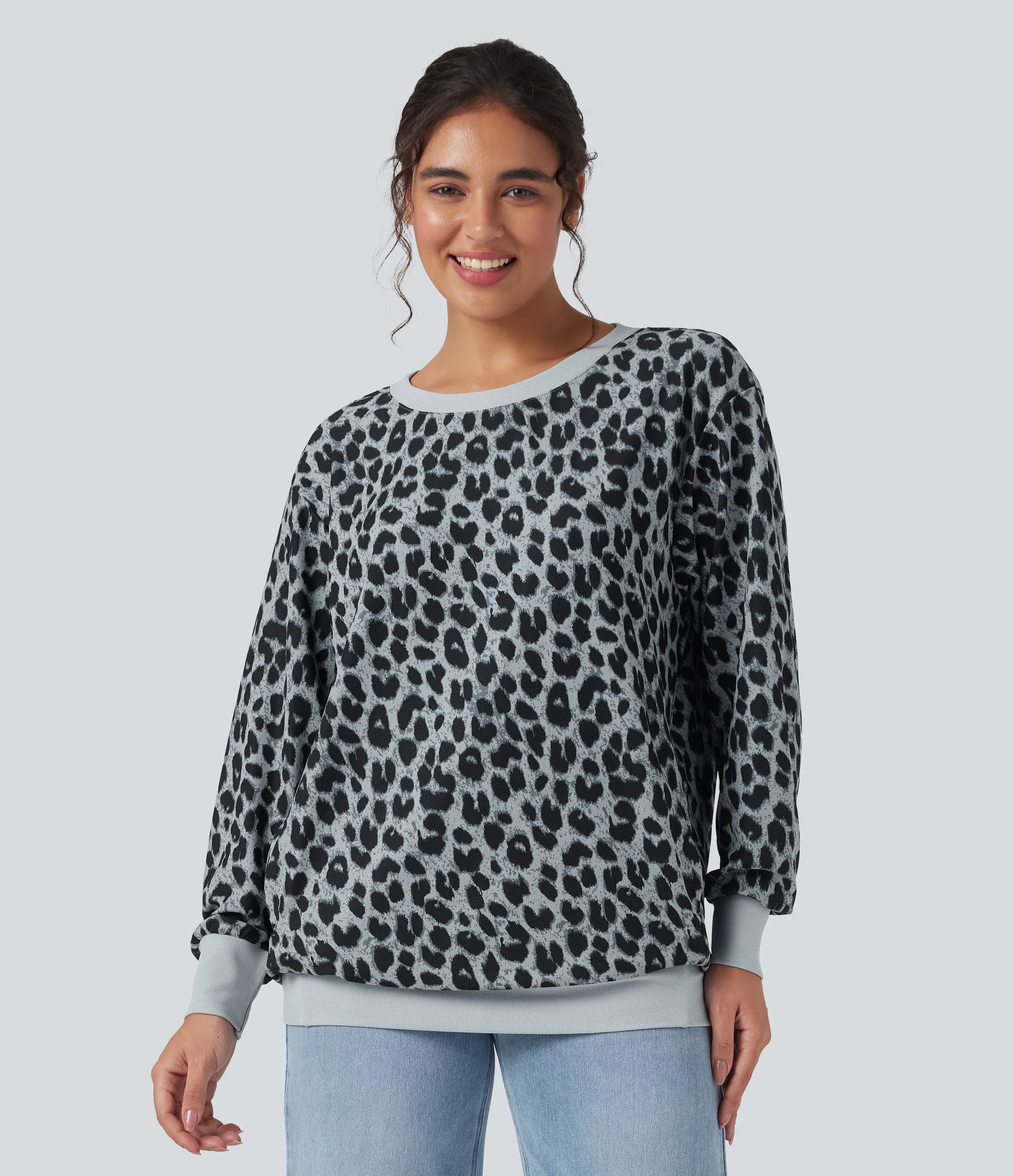 Halara Sudadera casual extragrande de manga larga con cuello redondo y estampado de leopardo con bolsillos - Frosted Panther - M sold by Halara product image thumbnail 4