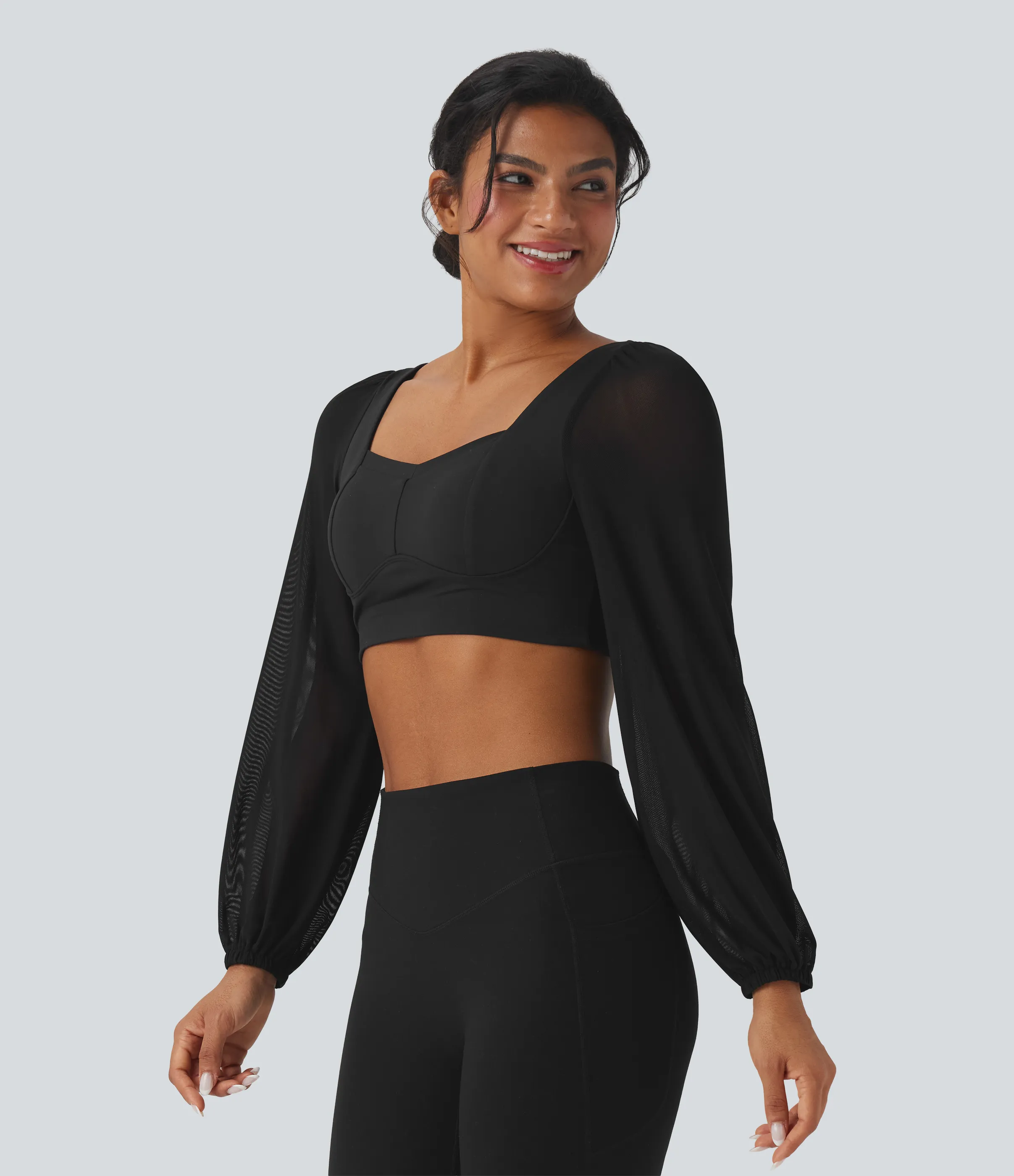 Halara Top deportivo corto de yoga SoftlyZero™ con malla en contraste y manga larga afelpada - Black - XS sold by Halara product image thumbnail 4