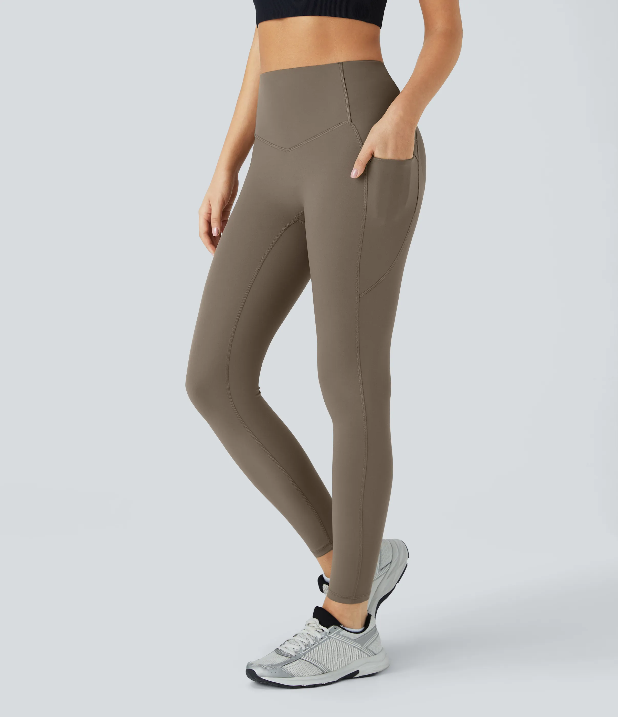 Halara Leggings yoga SoCinched UltraSculpt tiro alto realce glúteo control abdomen bolsillo lateral - Dawn Brown - XS(7/8) sold by Halara product image thumbnail 4