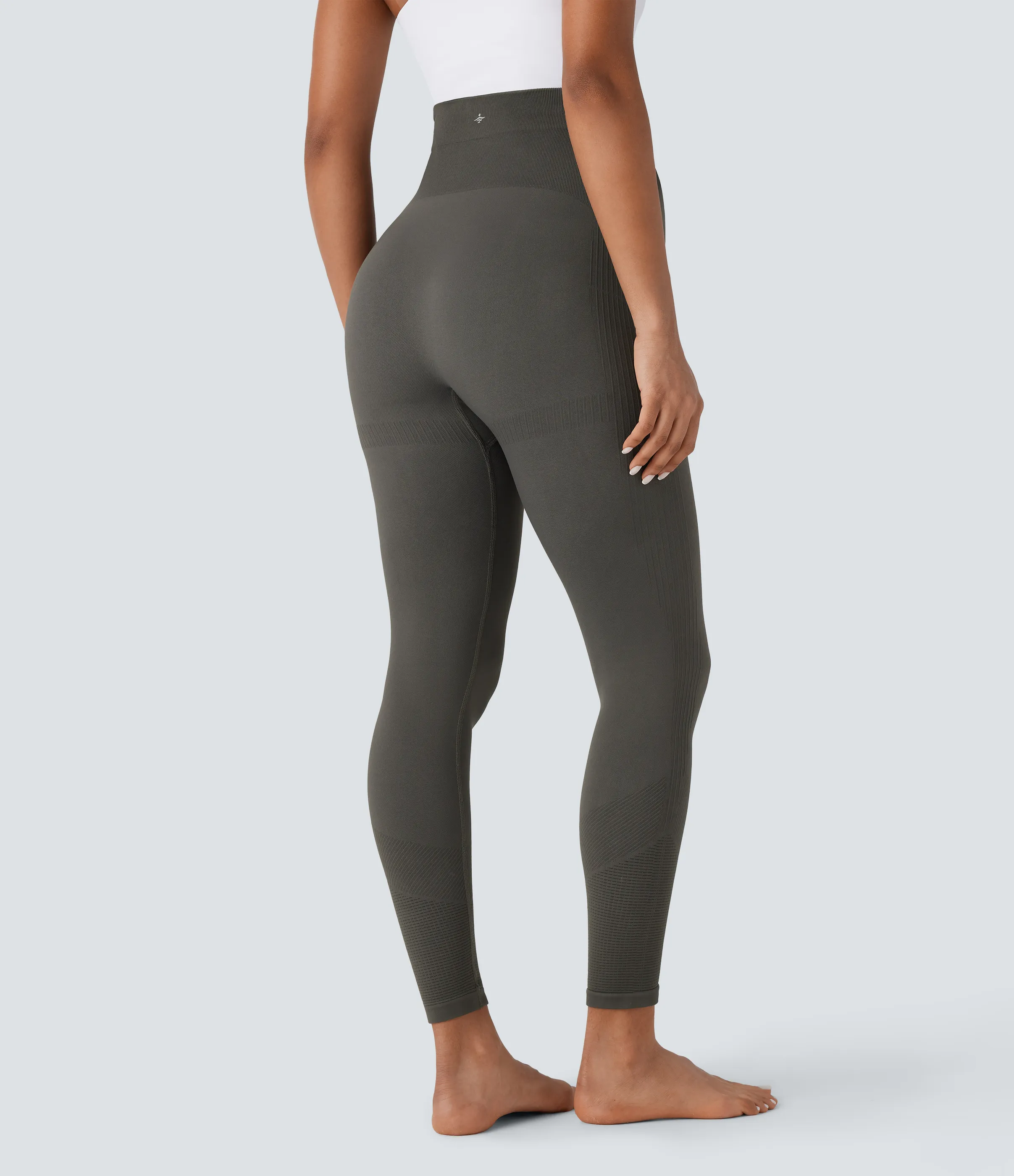 Halara Leggings premamá yoga tiro alto fluidez sin costura 7/8 - Volcanic Ash - XS sold by Halara product image thumbnail 3