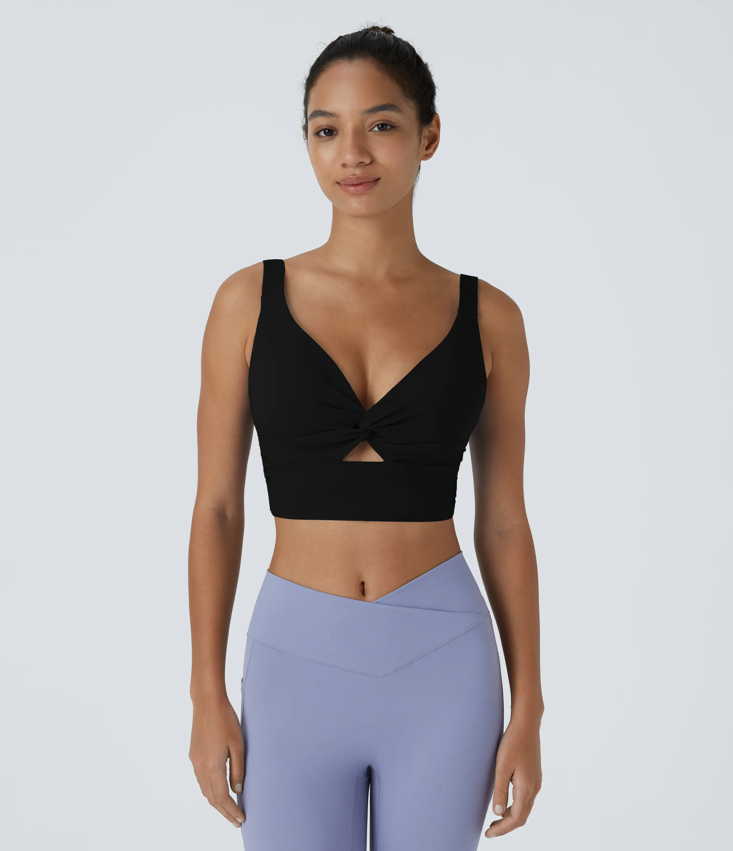 Halara Brasier deportivo de yoga SoftlyZero™ Airy de sujeción baja con abertura y tacto fresco-UPF51+ en copas D-F - Black - L sold by Halara