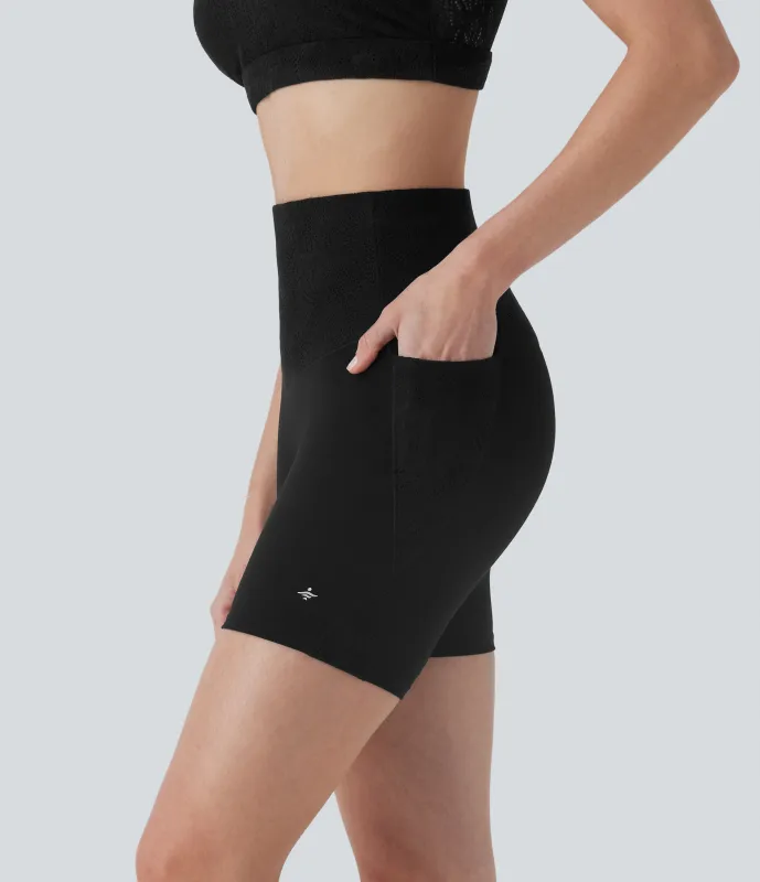 Halara Shorts biker moldeadores Halara UltraSculpt™ de tiro alto reductor de abdomen con encaje en contraste de 12,7cm con bolsillos laterales - Black - XS sold by Halara