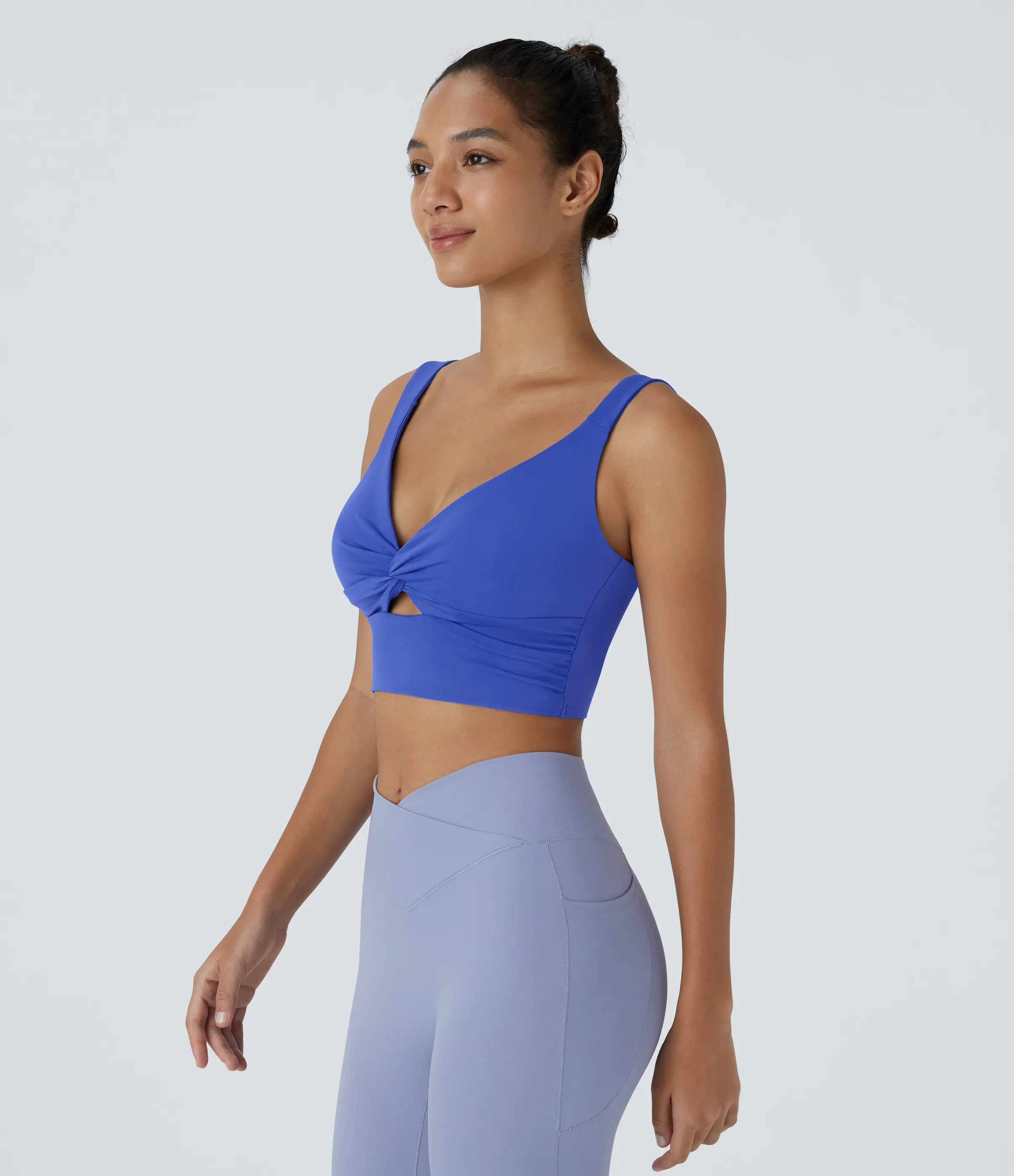 Halara Brasier deportivo de yoga SoftlyZero™ Airy de sujeción baja con abertura y tacto fresco-UPF51+ en copas D-F - Aster Blue - L sold by Halara product image thumbnail 4