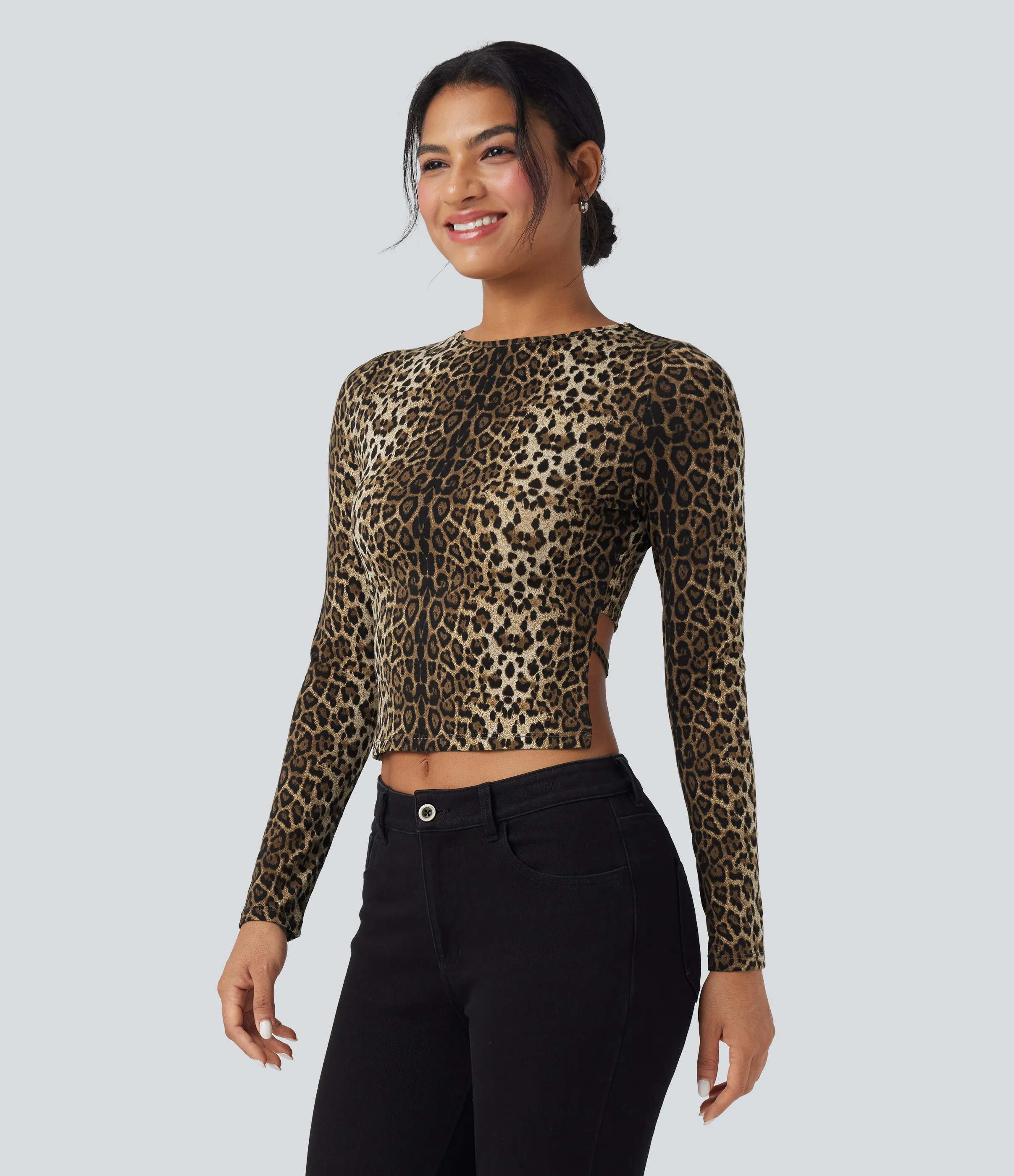 Halara Top casual ajustado de manga larga con estampado de leopardo con cuello redondo y lazo en la espalda - Safari Spot - L sold by Halara product image thumbnail 4