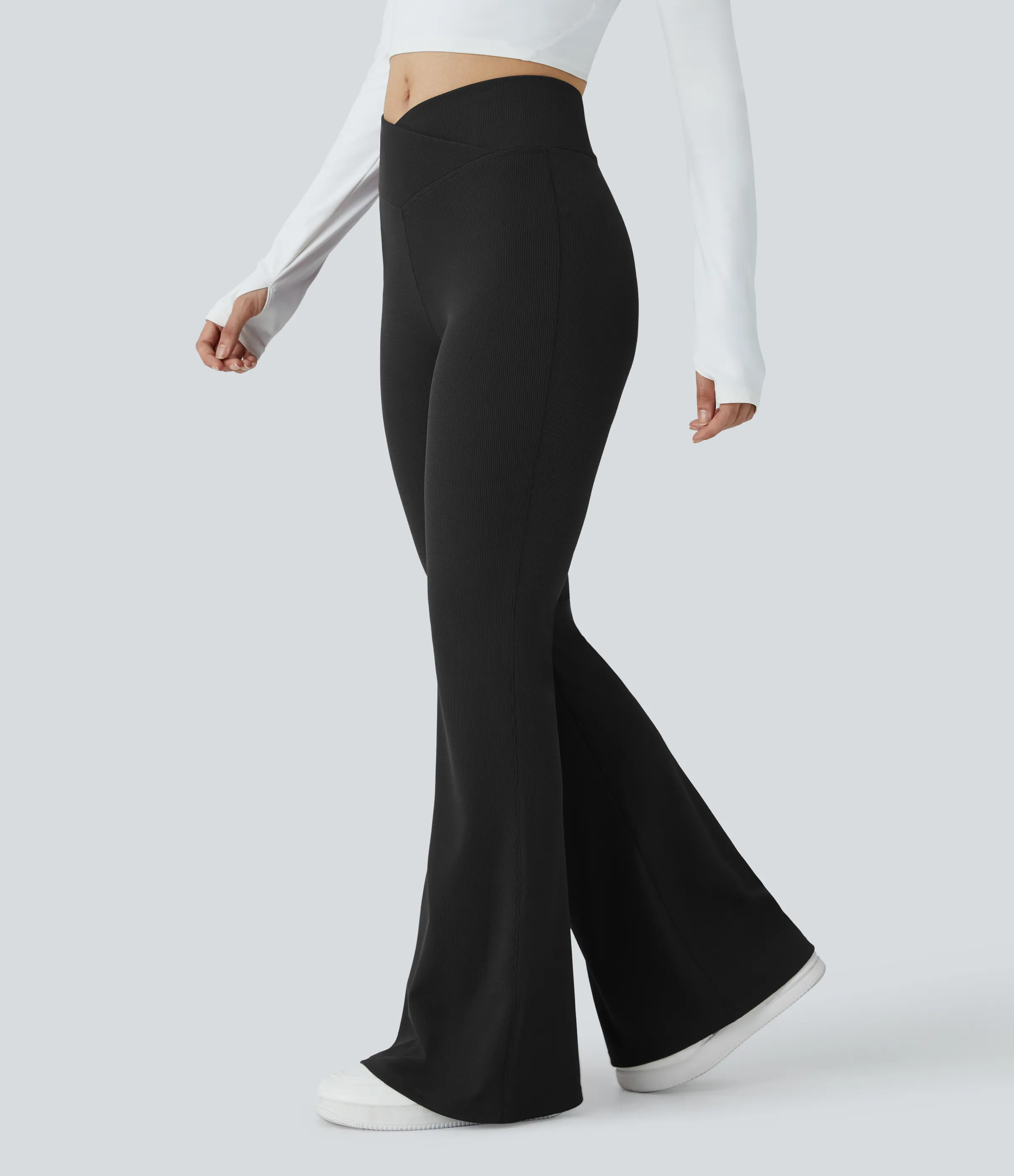 Halara Pantalón acampanado tiro alto bolsillo trasero cruzado - Black - S(regular) sold by Halara product image thumbnail 4