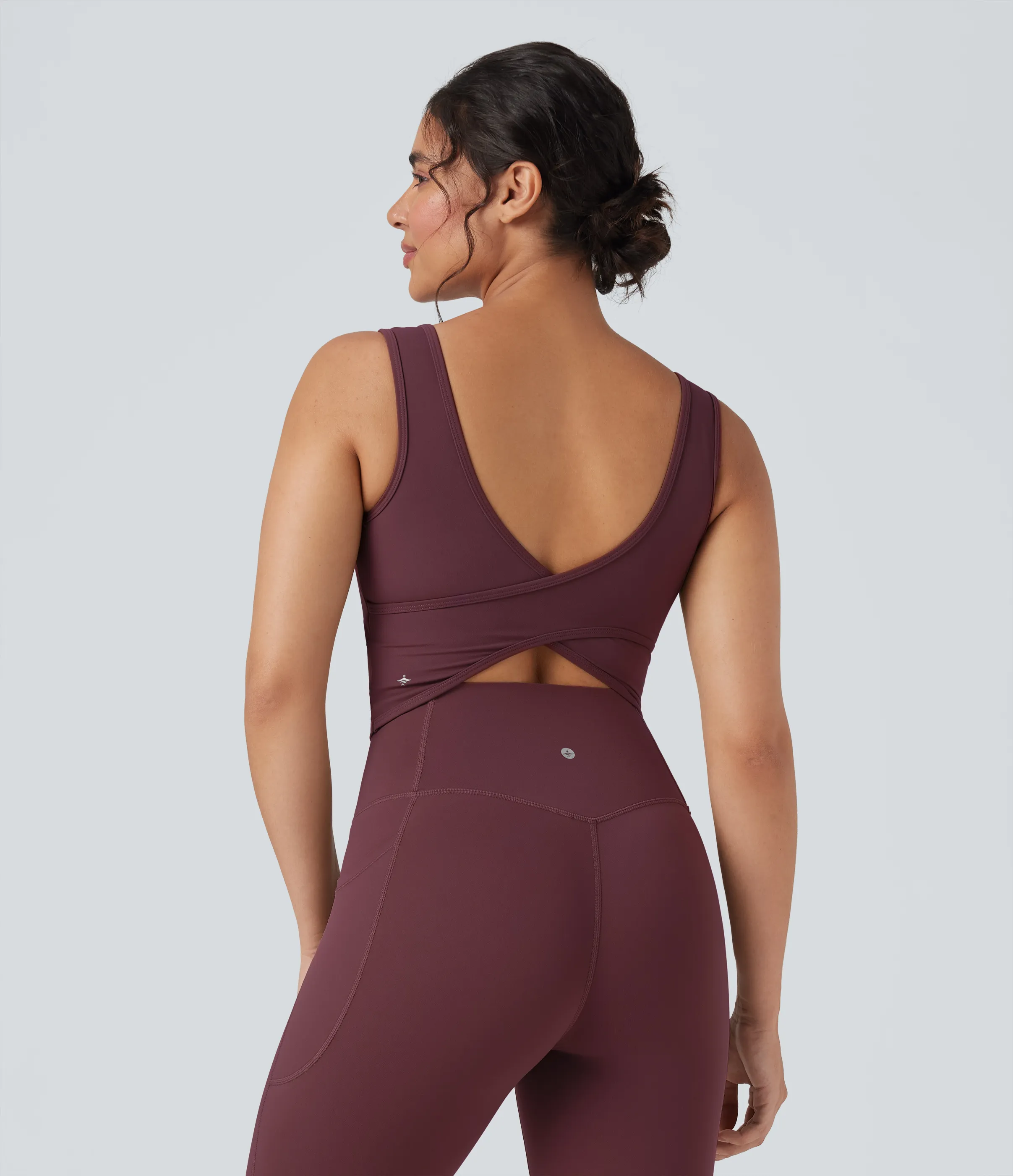 Halara Top corto de yoga Halara UltraSculpt™ cruzado con cuello en U - Evening Red - XL sold by Halara product image thumbnail 5