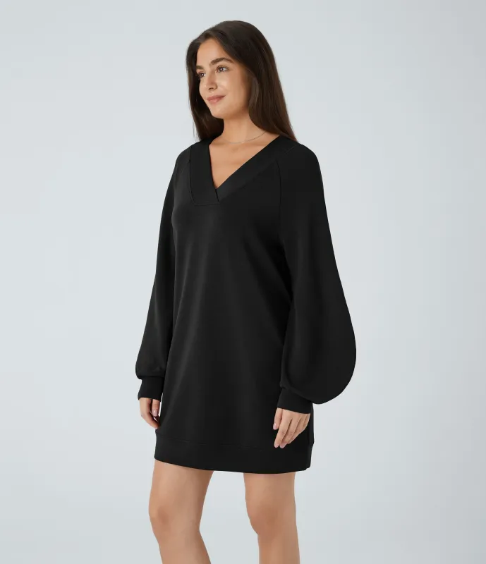 Halara Minivestido sudadera relajado cuello V manga raglán obispo - Black - XS sold by Halara