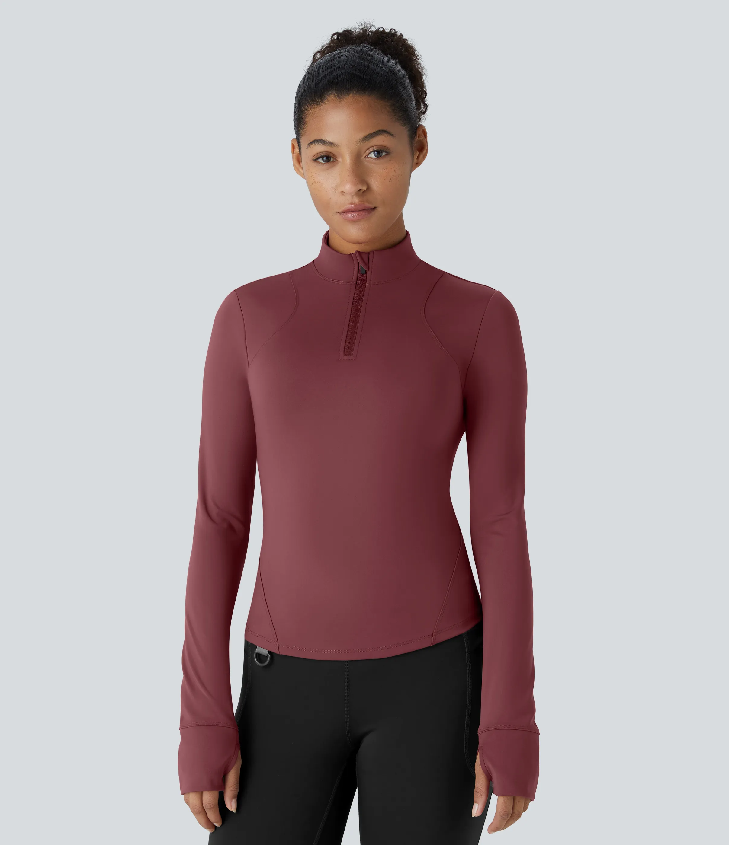 Halara Top deportivo ajustado acampar resistente desgaste cuello alto media cremallera manga larga orificio pulgar - Merlot Red - S sold by Halara
