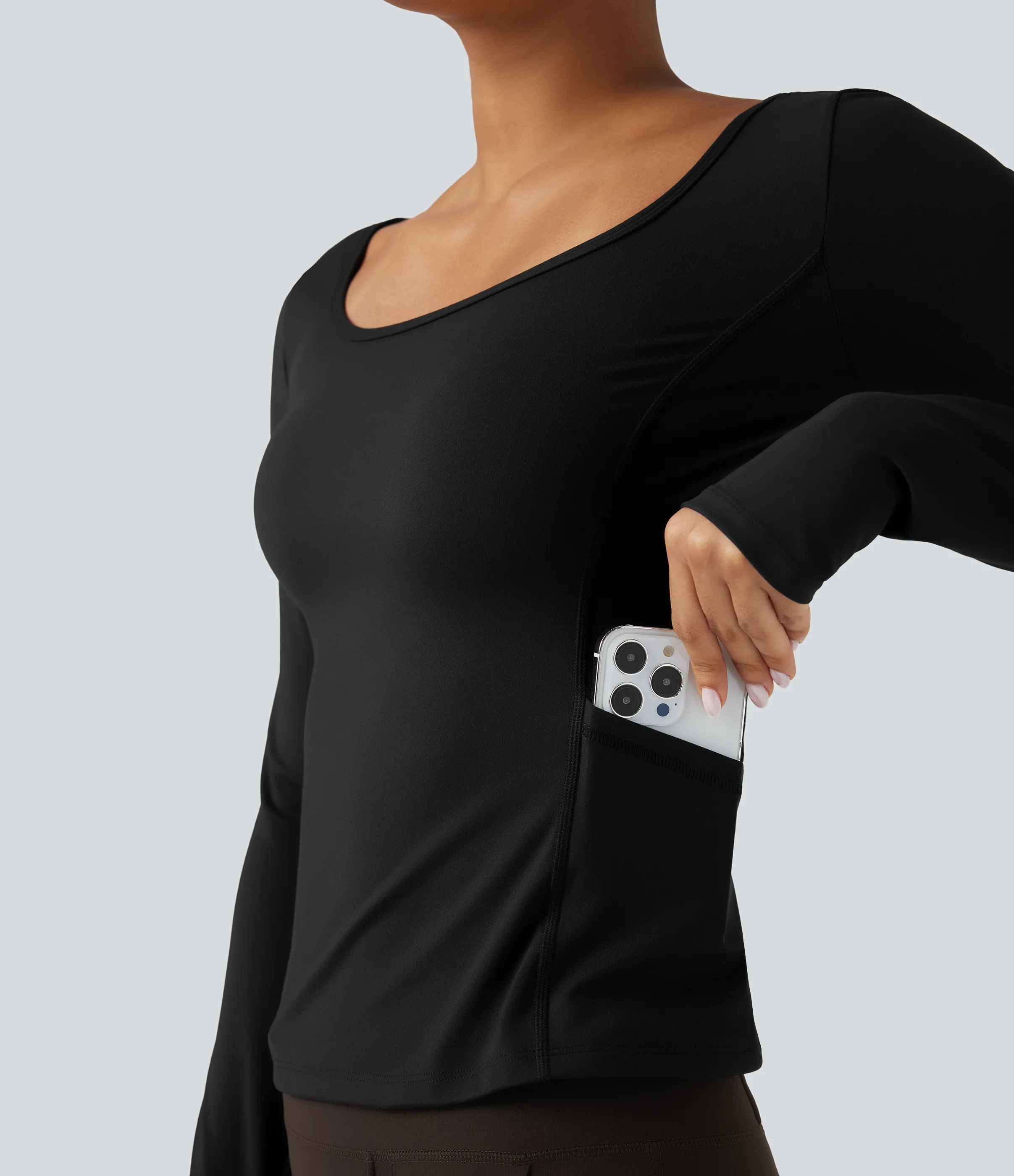 Halara Camiseta deportiva de senderismo SoftlyZero™ de manga larga con abertura para el pulgar y bolsillos - Black - XL sold by Halara product image thumbnail 5