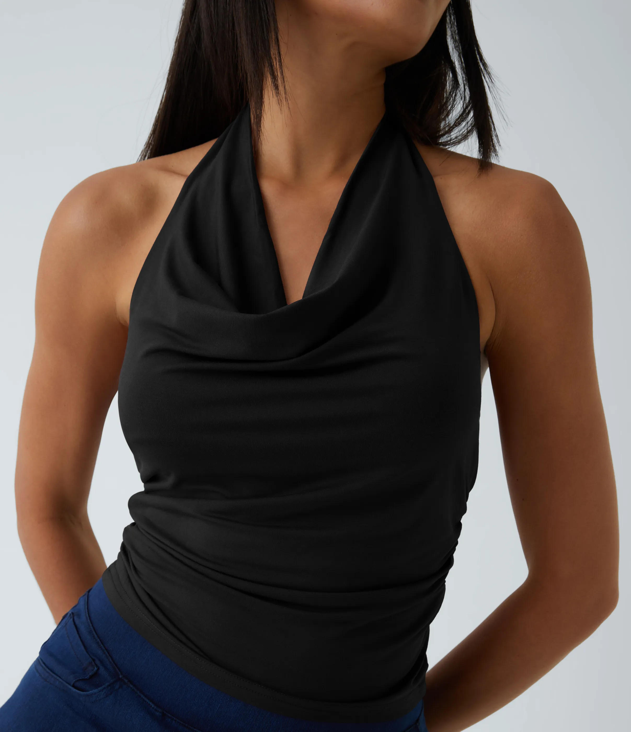 Halara Top sin manga fruncido sin espalda cuello vuelto halter - Black - S sold by Halara product image thumbnail 5