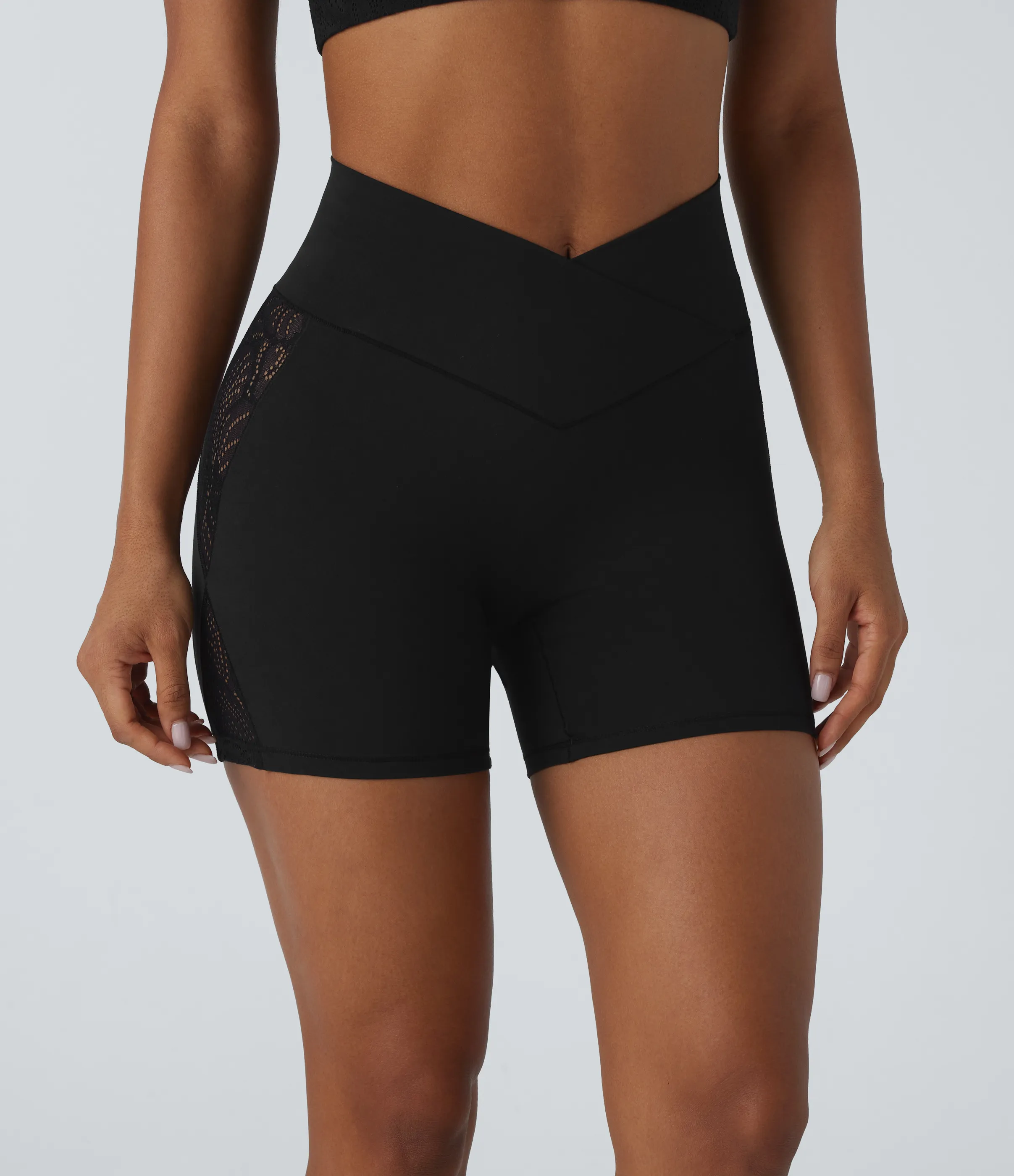 Halara Pantalón corto Softlyzero™ yoga ciclista tiro alto bolsillo trasero encaje contrastante cruzado 12.5 cm- UPF50+ - Black - XS sold by Halara product image thumbnail 4