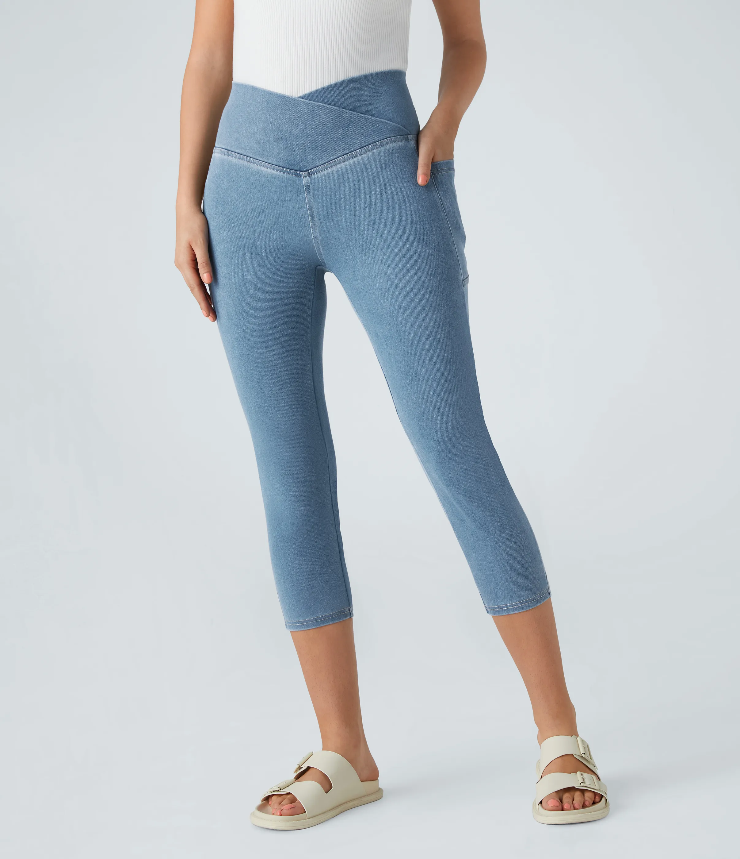 Halara Leggings Halara Flex™ Denim capri mezclilla elástico lavado bolsillo lateral cruzado - Washed Denim Sunny Blue - M(regular) sold by Halara product image thumbnail 2