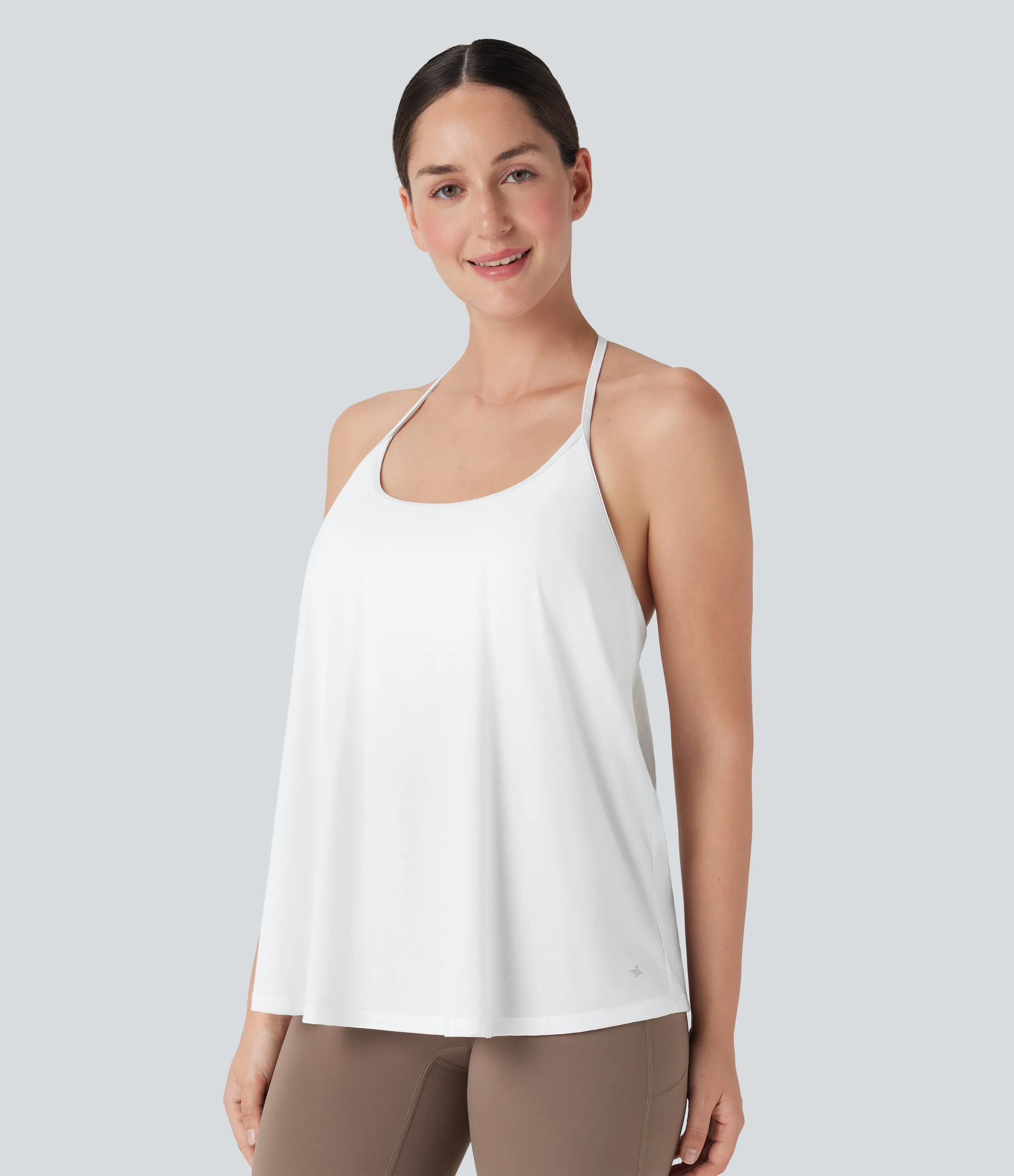Halara Top deportivo de yoga SoftlyZero™ Airy con cuello halter drapeado y tacto fresco-UPF51+ en copas D-F - White - XS sold by Halara