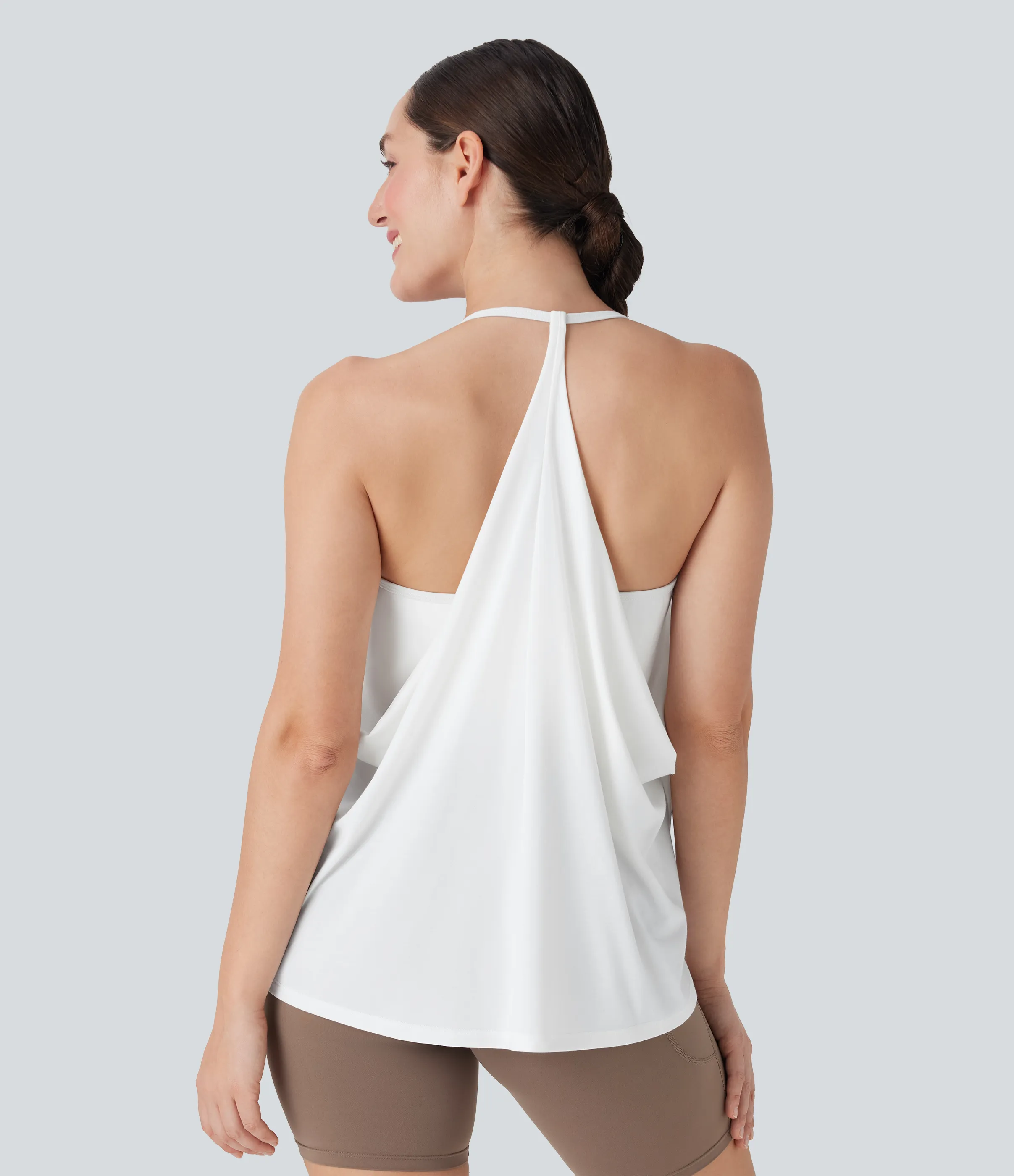 Halara Top deportivo de yoga SoftlyZero™ Airy con cuello halter drapeado y tacto fresco-UPF51+ en copas D-F - White - XS sold by Halara product image thumbnail 3