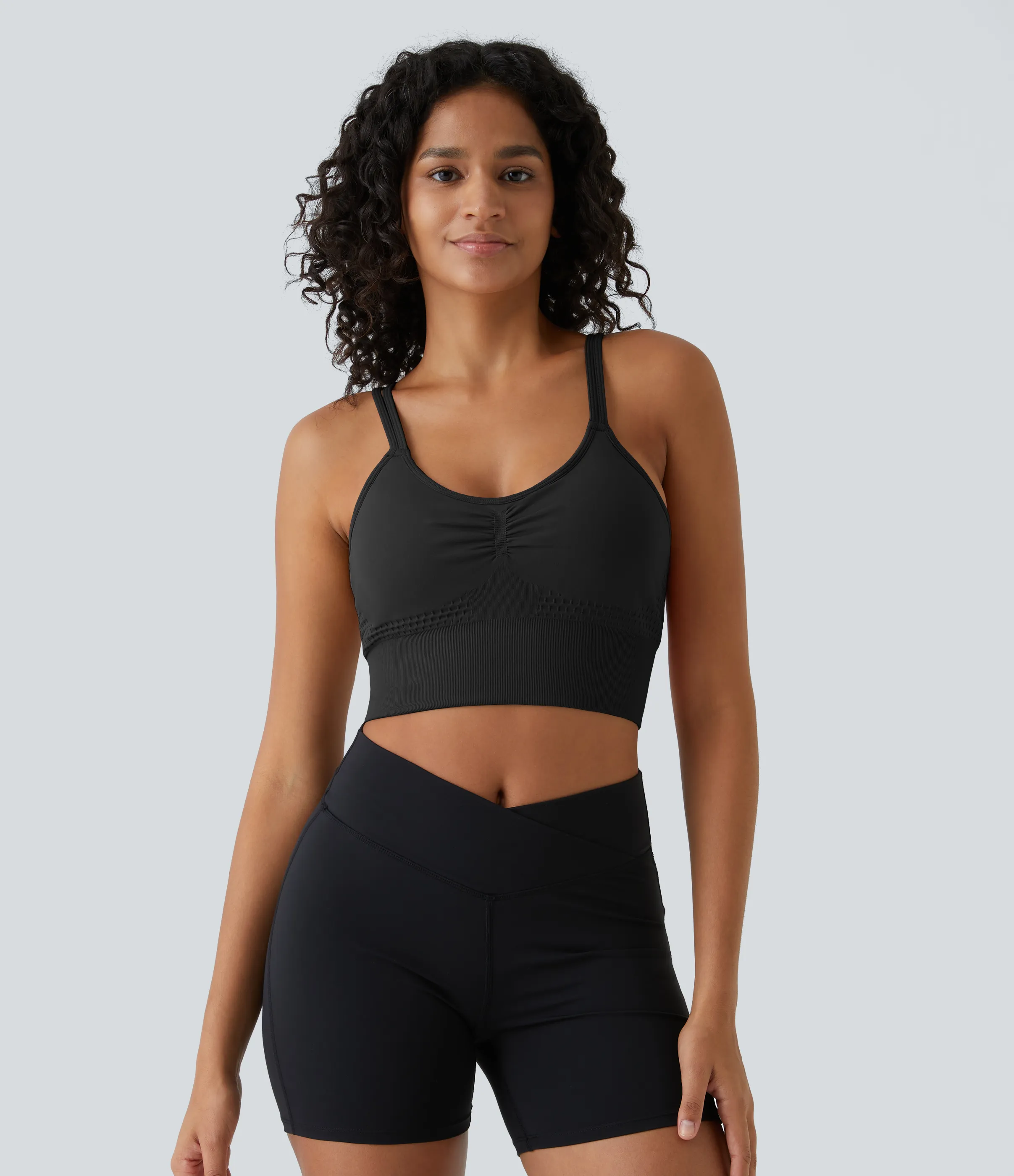 Halara Brasier deportivo Seamless Flow de sujeción baja, fruncido y tirantes dobles en copas D-F - Black - M sold by Halara product image thumbnail 3