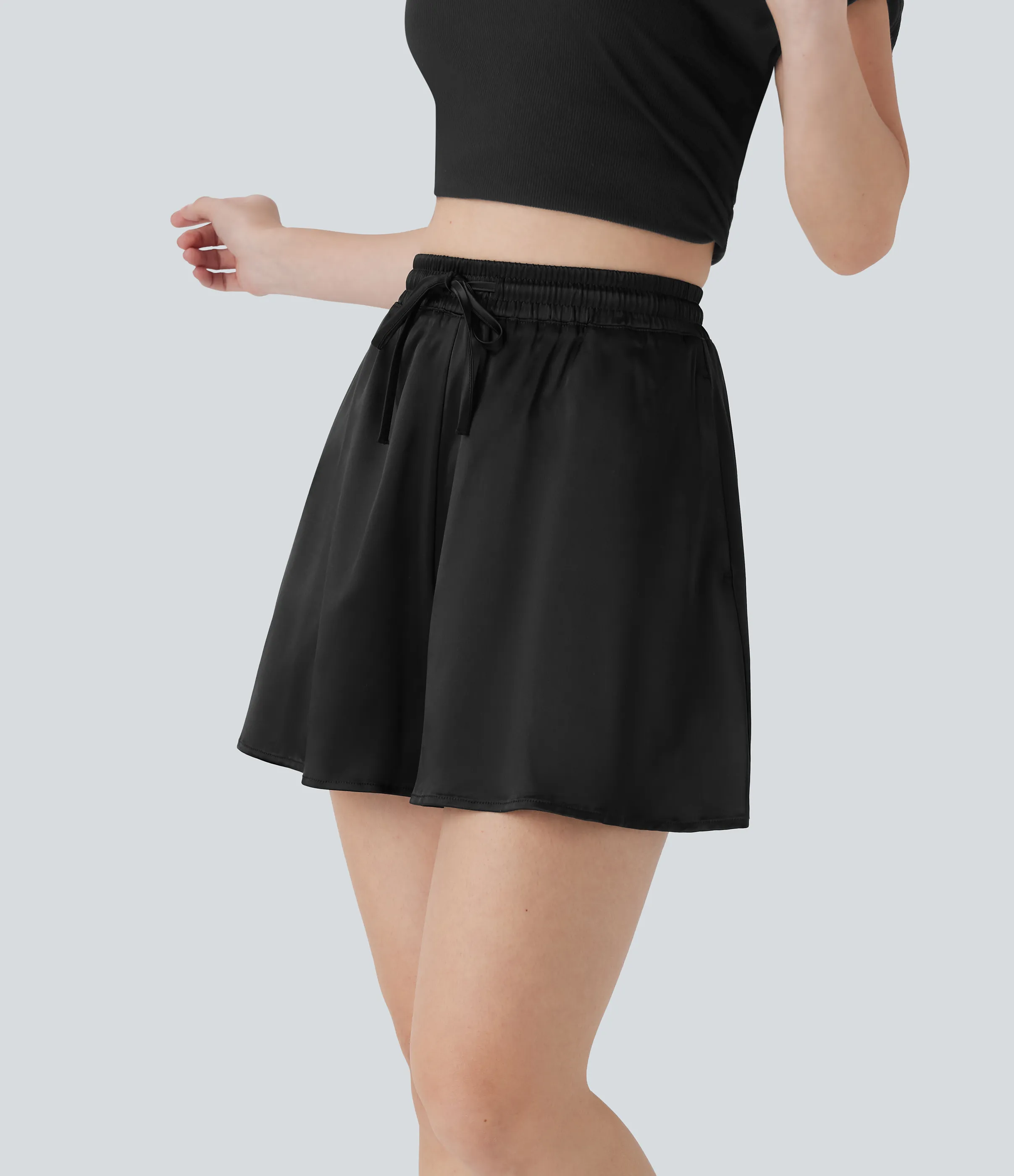 Halara Shorts casuales holgados de satén y tiro alto con bolsillos laterales y cordón - Black - S sold by Halara product image thumbnail 5