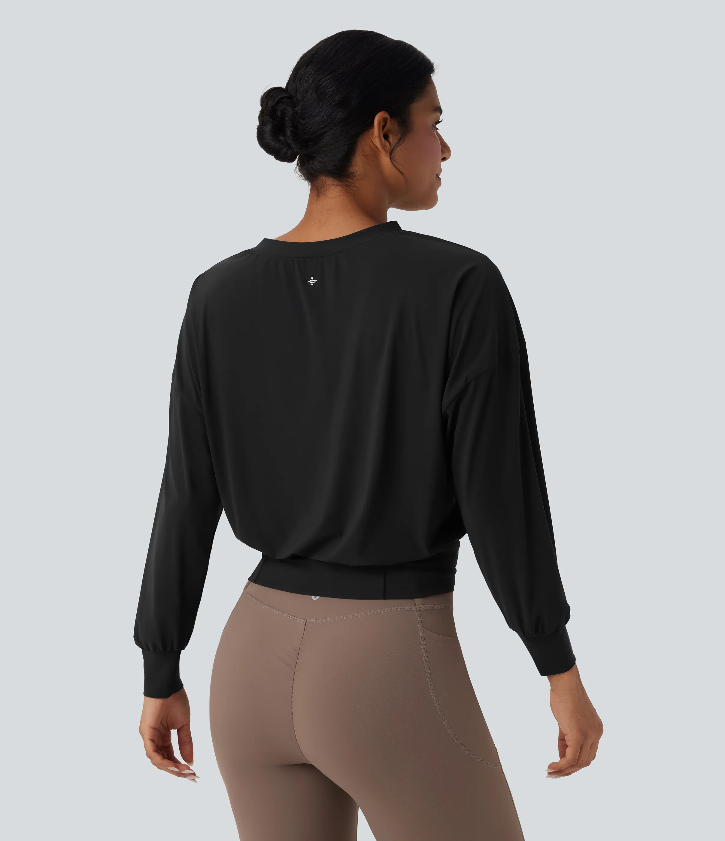 Halara Top deportivo de yoga oversize de secado rápido con cuello en V y tacto fresco - Black - XS sold by Halara product image thumbnail 3