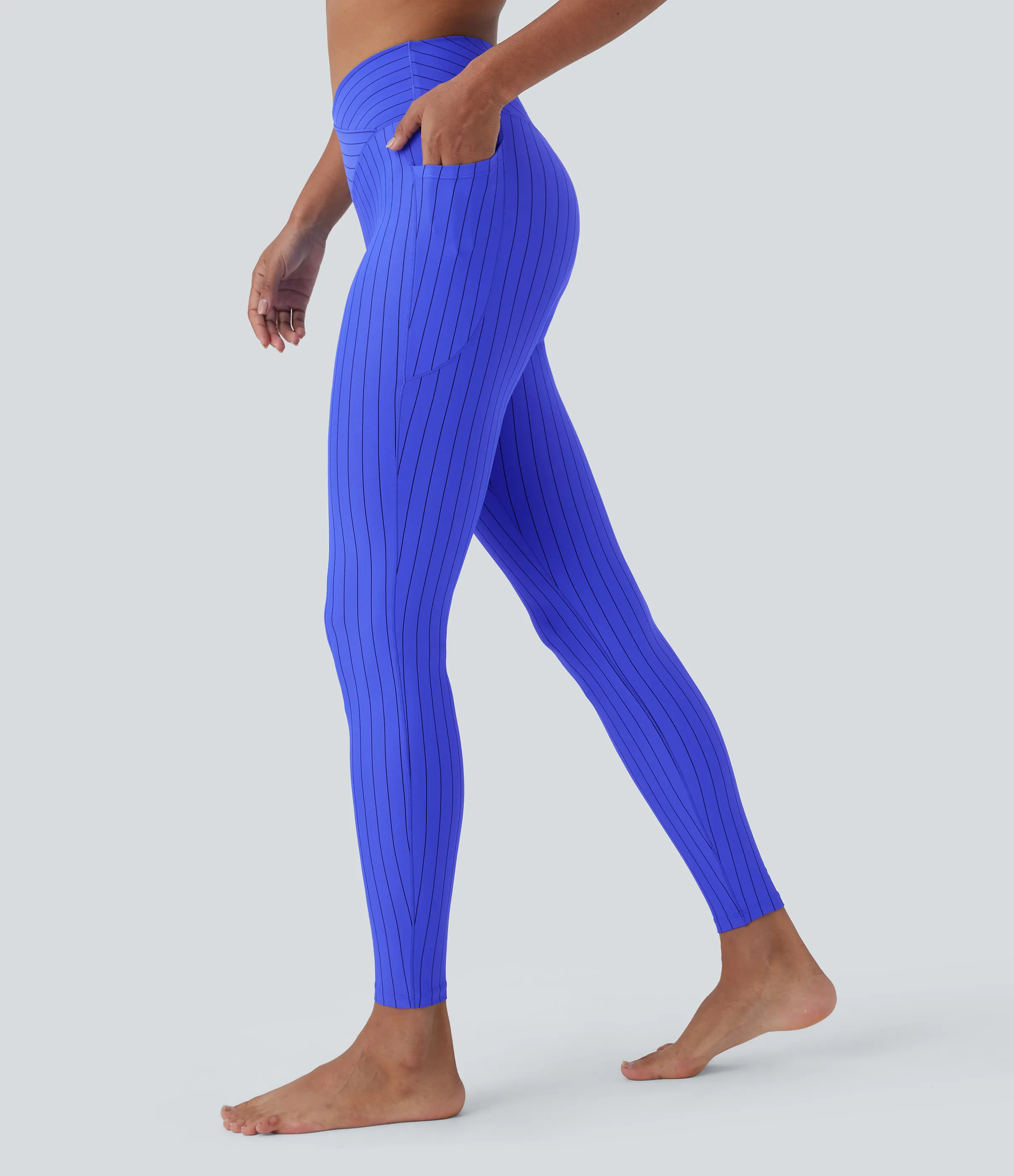 Halara Leggings yoga tacto fresco tiro alto bolsillo lateral raya 7/8 - Blue Black Pinstripe - S(7/8) sold by Halara product image thumbnail 4