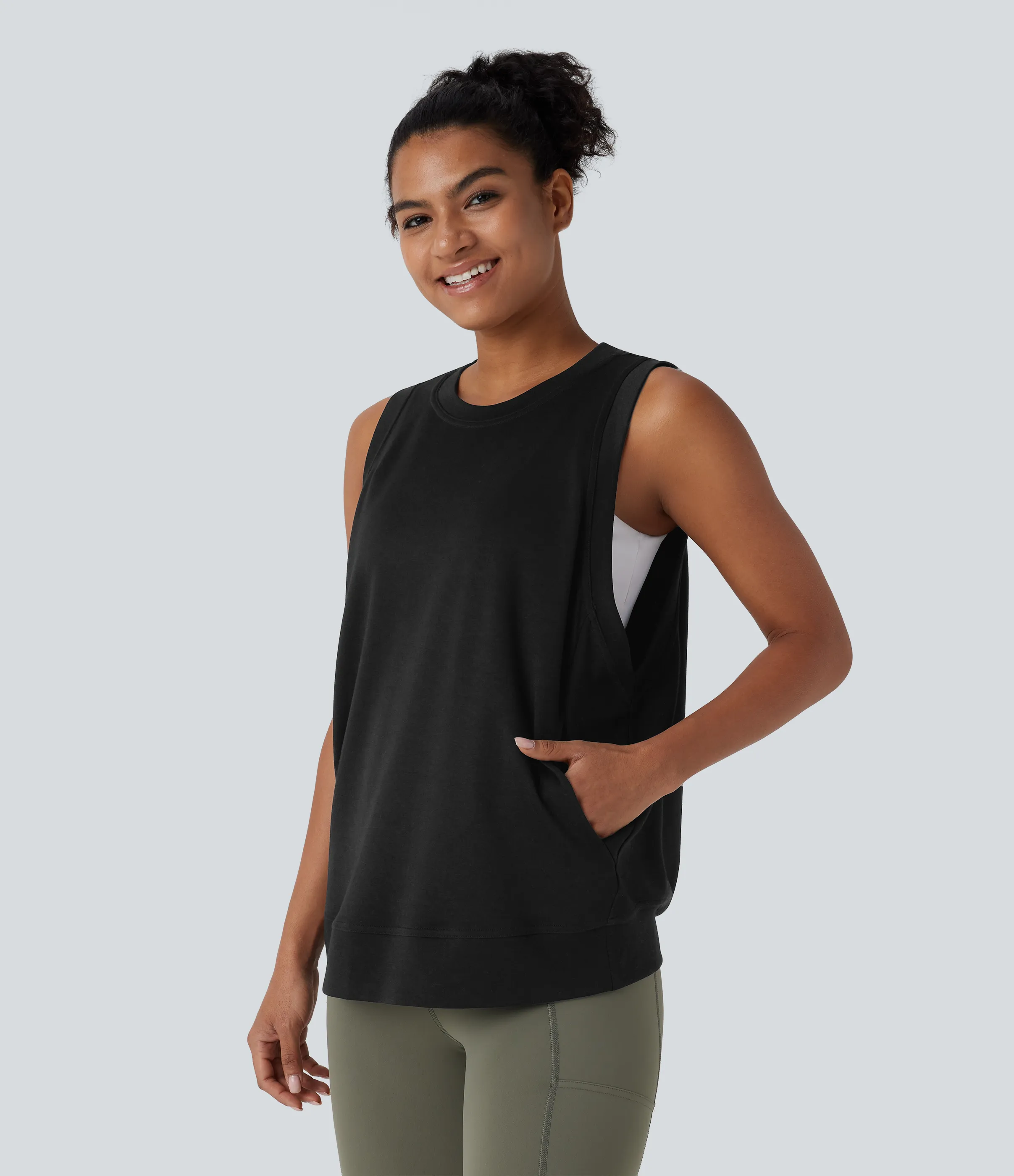 Halara Camiseta sin mangas cuello redondo bolsillo lateral - Black - XS sold by Halara product image thumbnail 4