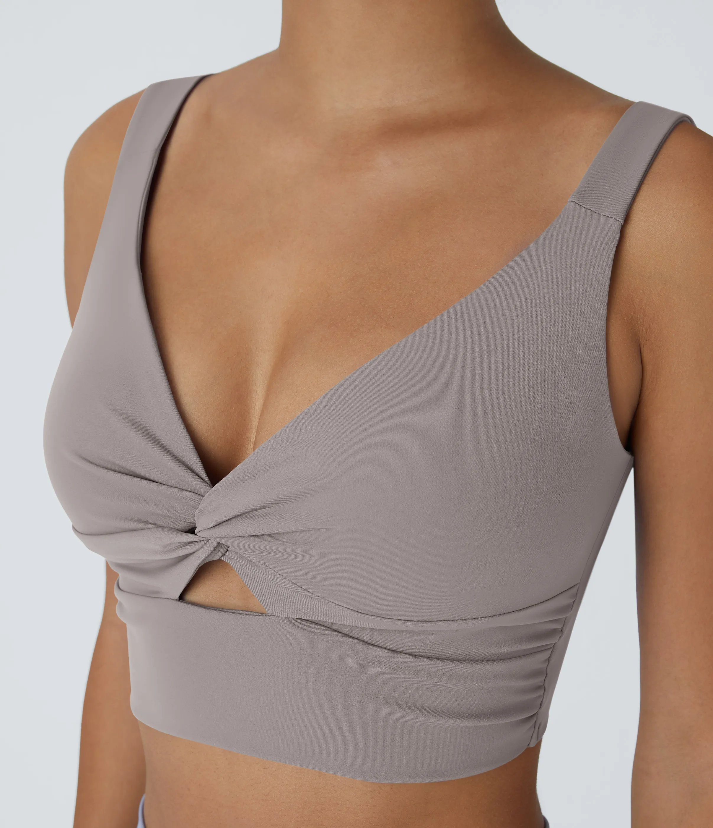 Halara Brasier deportivo de yoga SoftlyZero™ Airy de sujeción baja con abertura y tacto fresco-UPF51+ en copas D-F - Steel Gray - M sold by Halara product image thumbnail 5