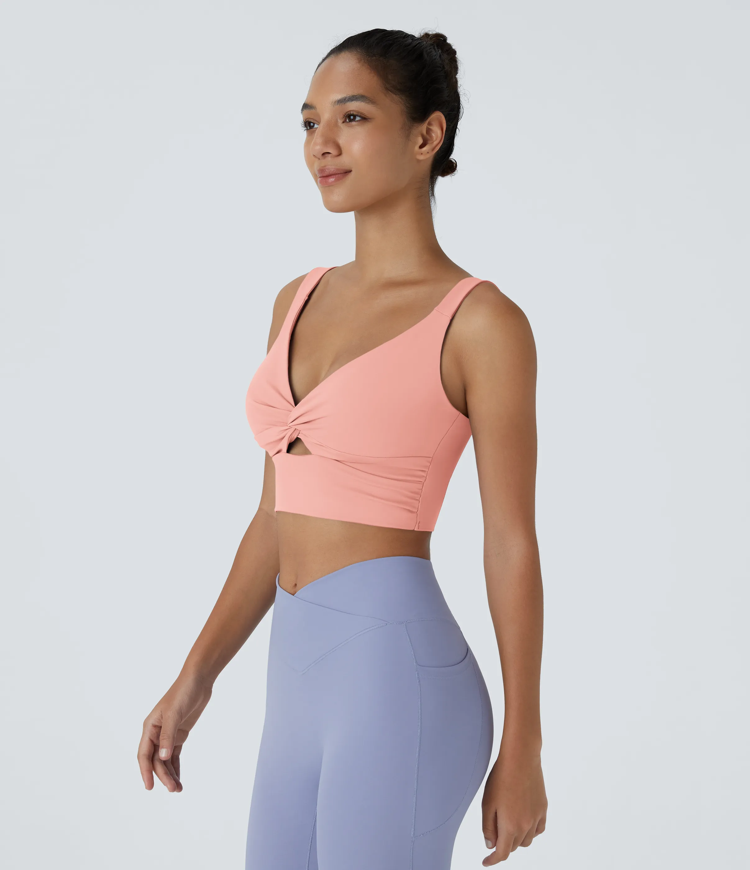 Halara Brasier deportivo de yoga SoftlyZero™ Airy de sujeción baja con abertura y tacto fresco-UPF51+ en copas D-F - Peach Melba - XL sold by Halara product image thumbnail 4