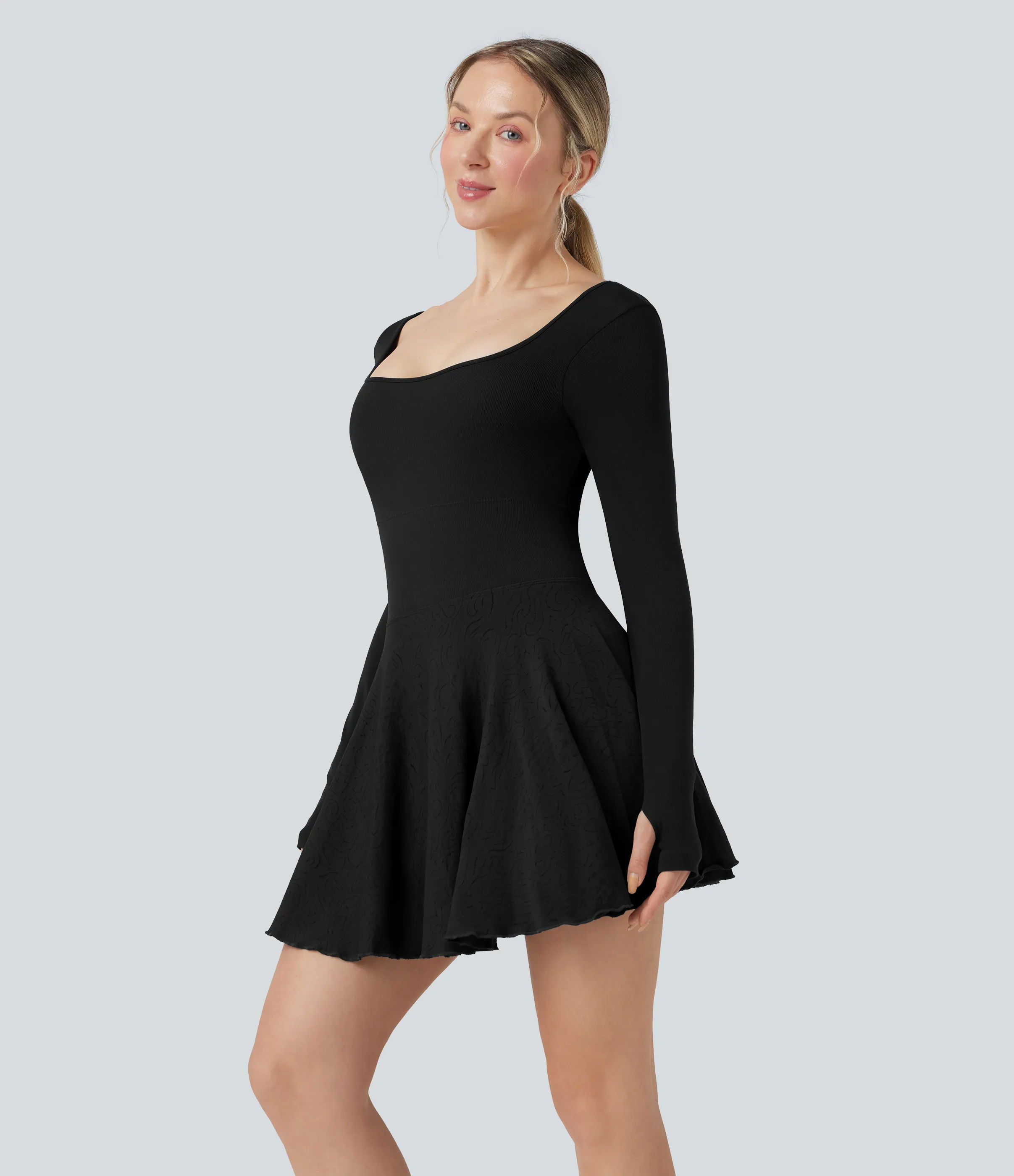 Halara Vestido mini deportivo de tenis 2 en 1 con bolsillos de mangas larga con espalda descubierta y aberturas para los pulgares - Black - L sold by Halara product image thumbnail 4