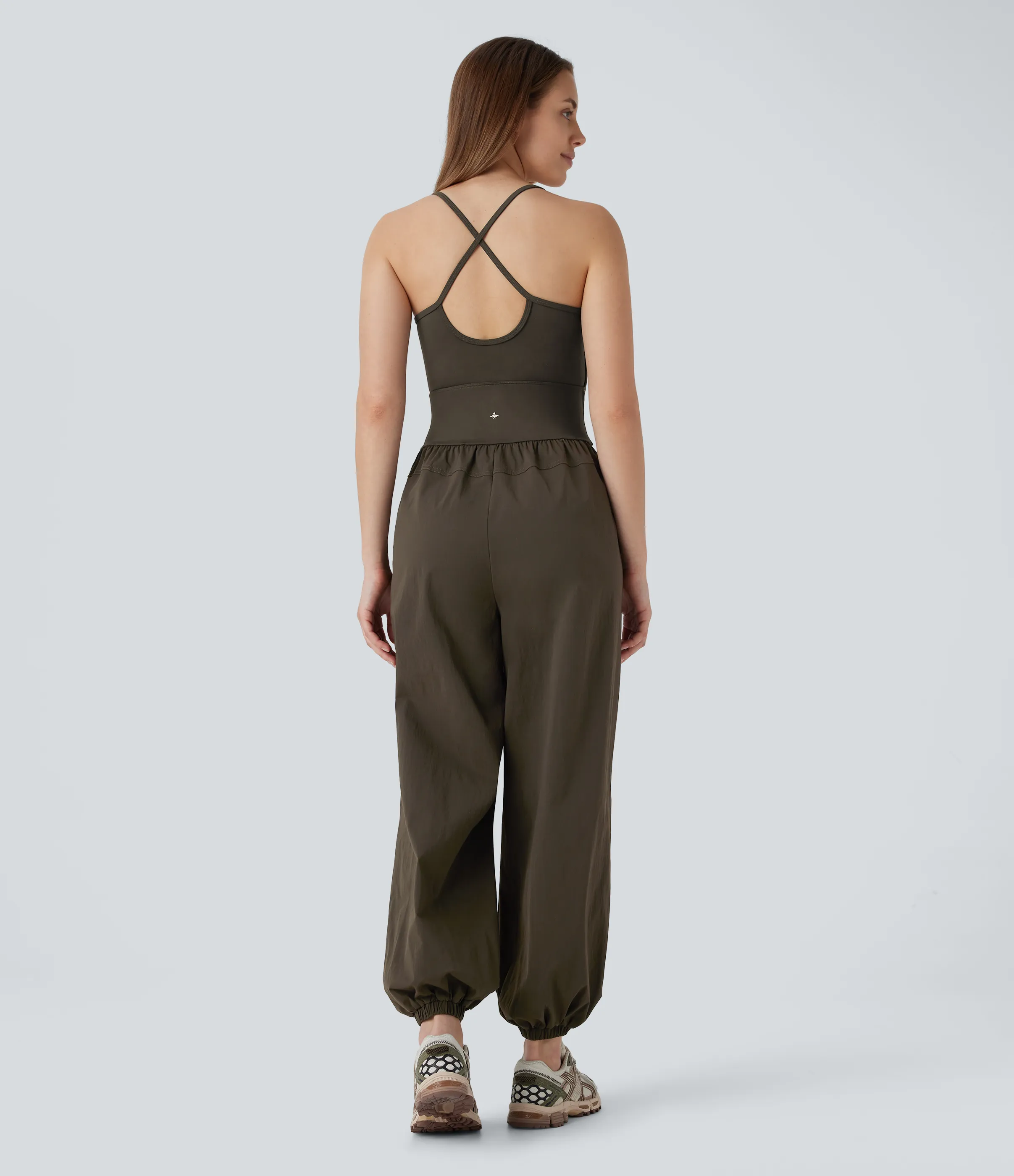 Halara Mono cargo de senderismo impermeable con tejido resistente antidesgarro con espalda abierta cruzada y bolsillos laterales - Twilight Green - M(regular) sold by Halara product image thumbnail 3