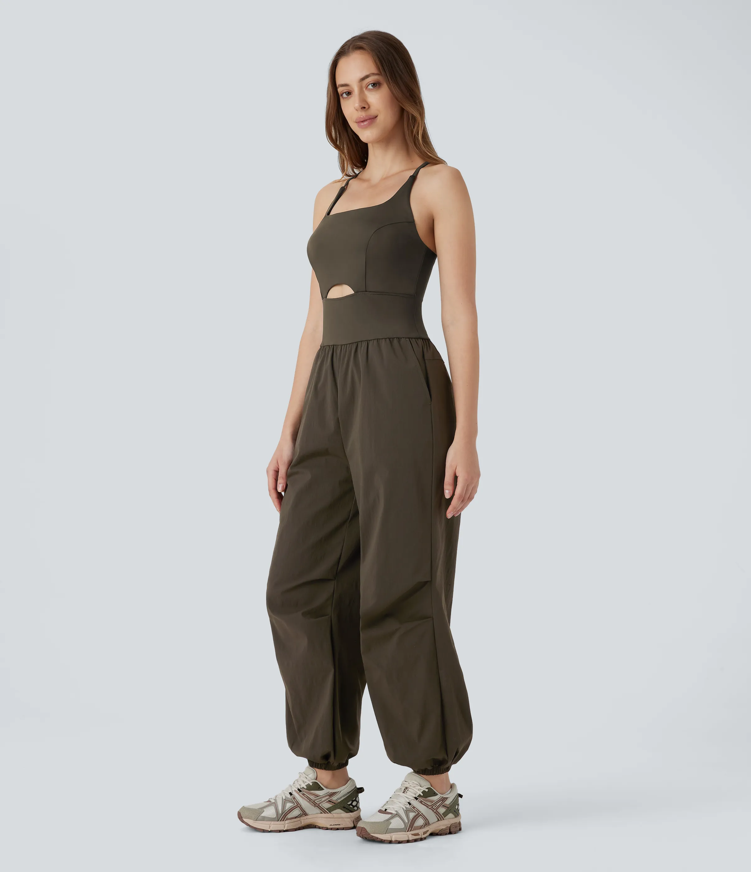 Halara Mono cargo de senderismo impermeable con tejido resistente antidesgarro con espalda abierta cruzada y bolsillos laterales - Twilight Green - M(regular) sold by Halara product image thumbnail 4